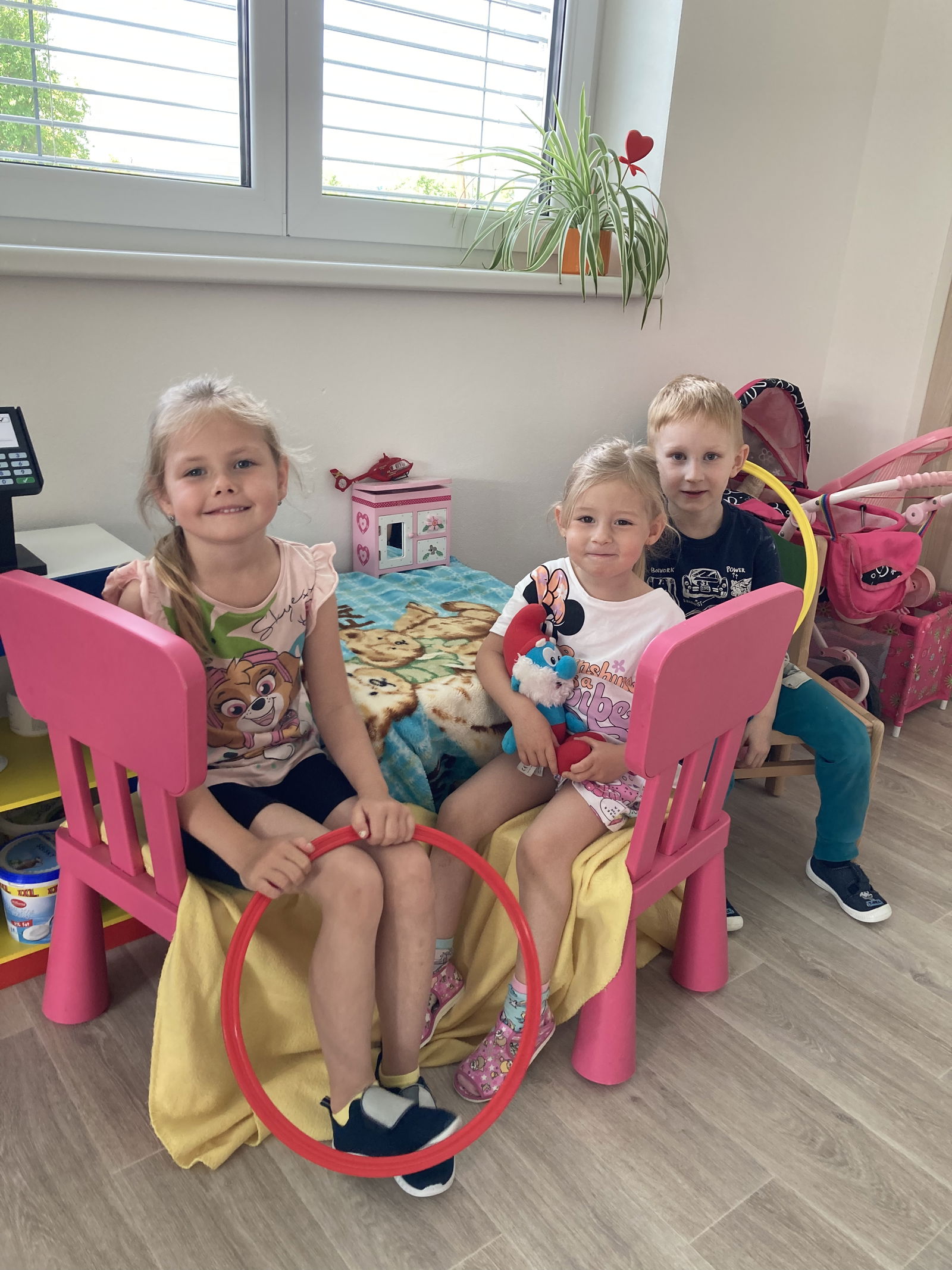 7B18C265-2F2D-4484-8D81-F16158FE0825