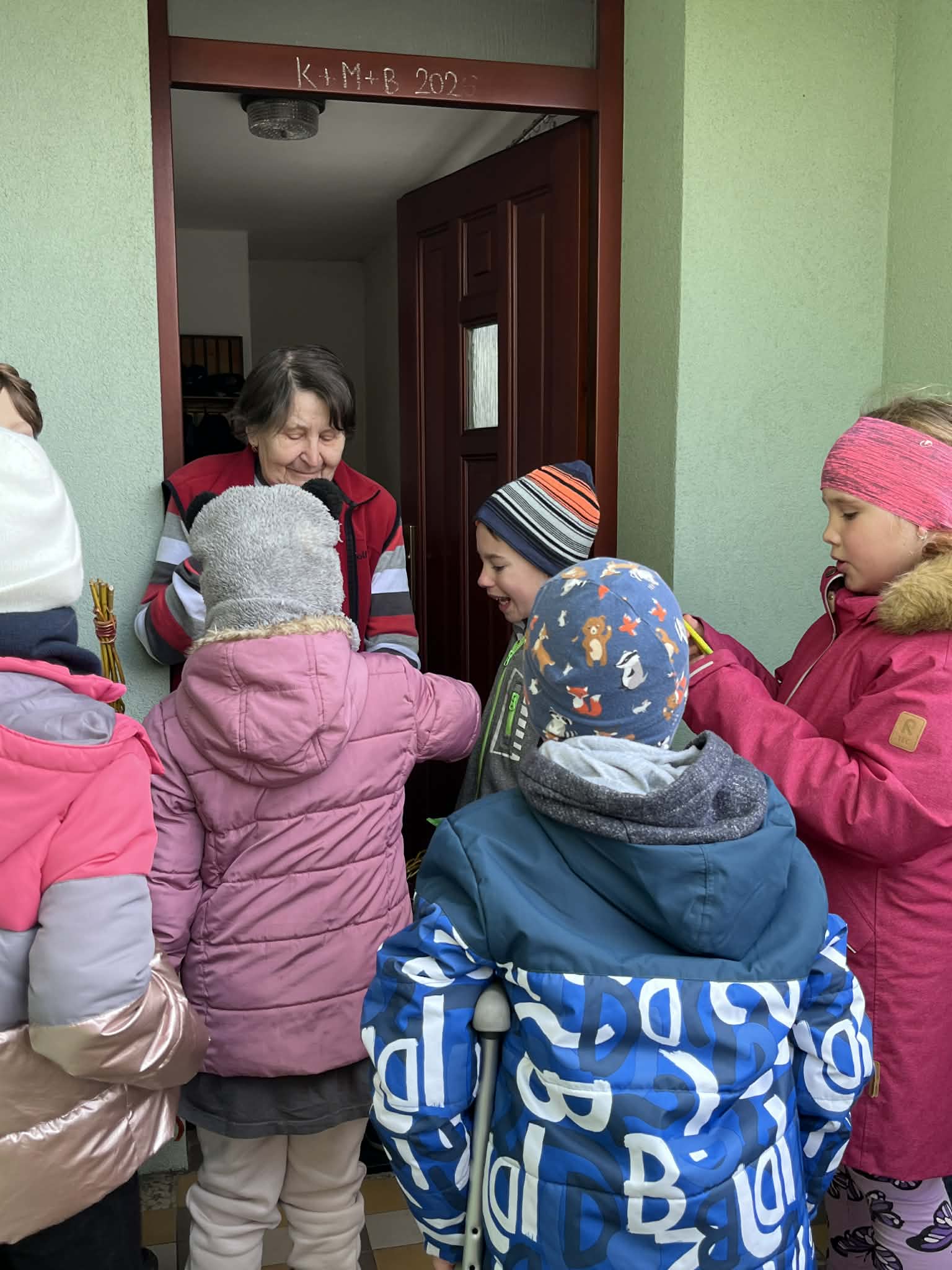 61f4aa2e-a8ad-4678-b4de-91d82ead4d08