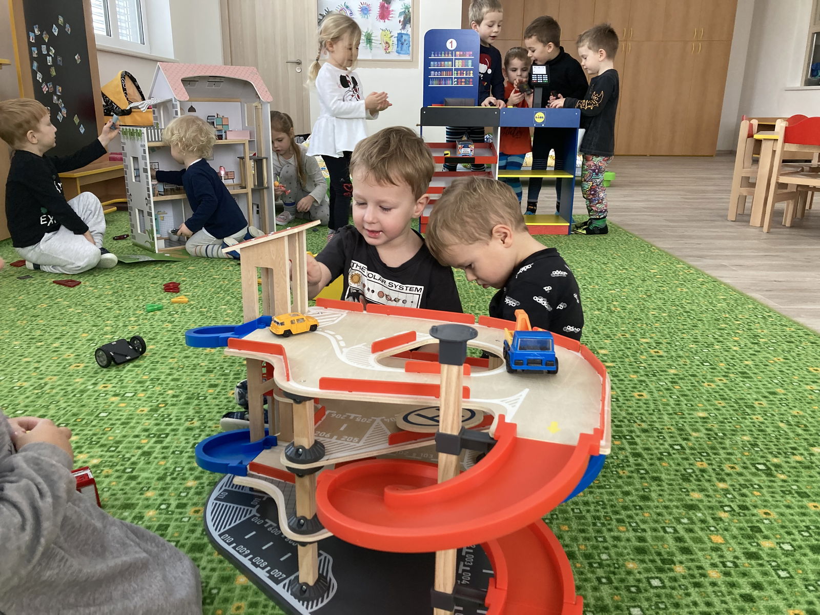 DF6AB5E6-7C62-4745-883D-0F658A6AAEB2