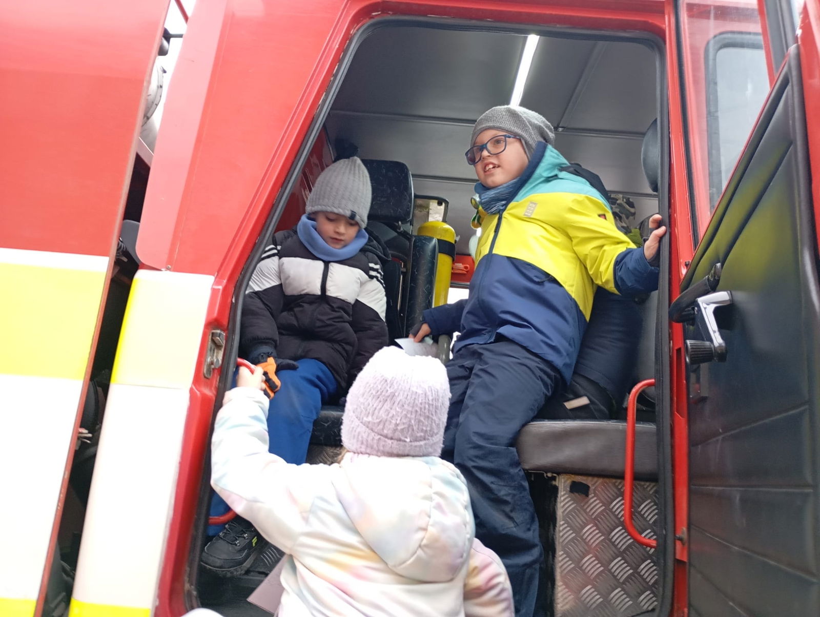 c437a233-65c0-4934-a16a-3fd43e21a8bb