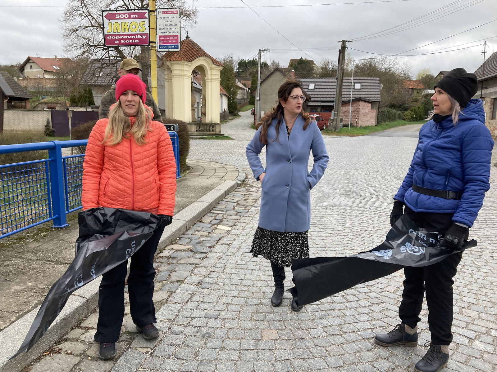 DAA8B7DD-772A-42C0-879B-97290C1B8A17