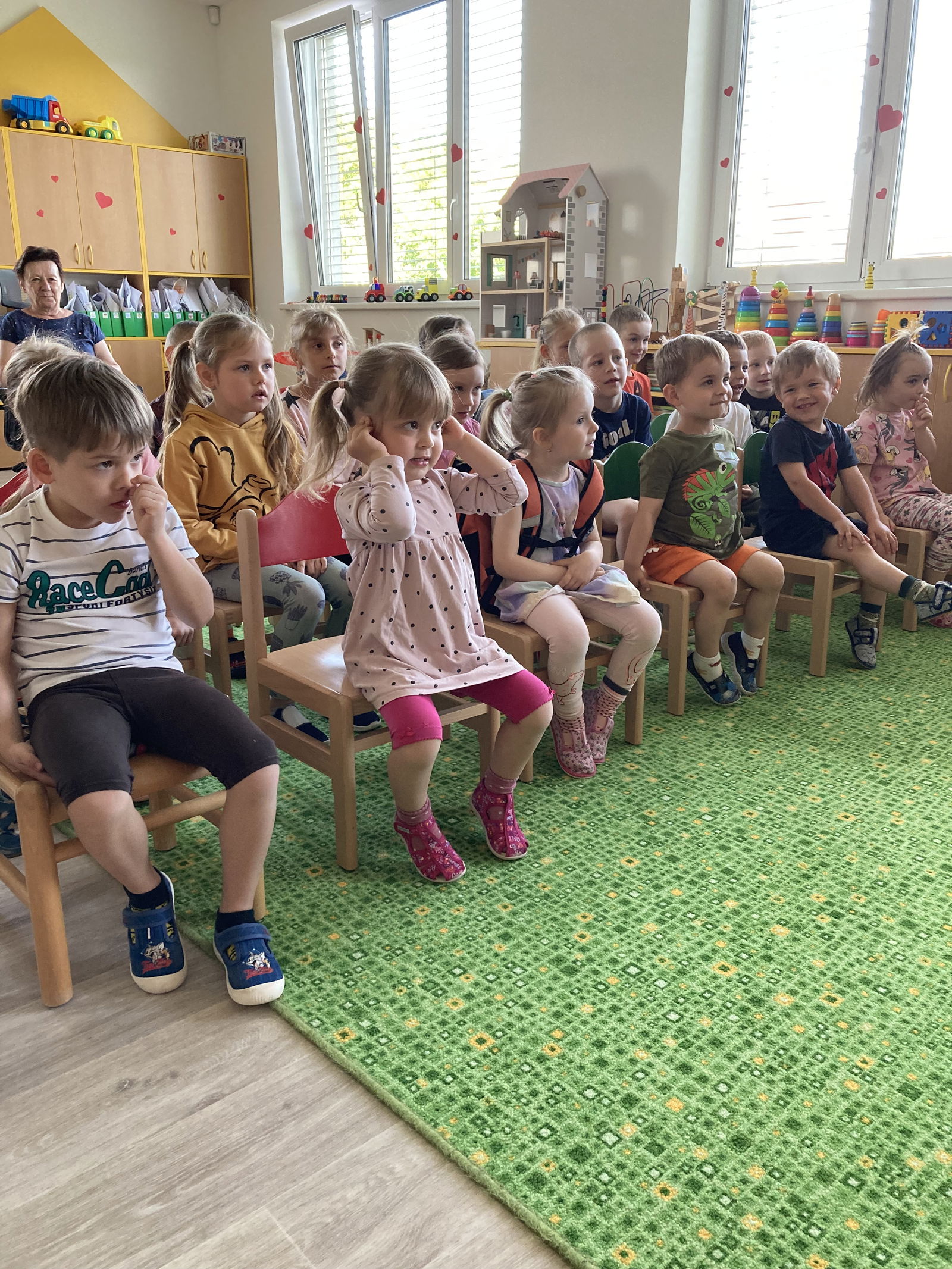 45B270BD-A0CE-45C0-A0BC-09B8D74362D4