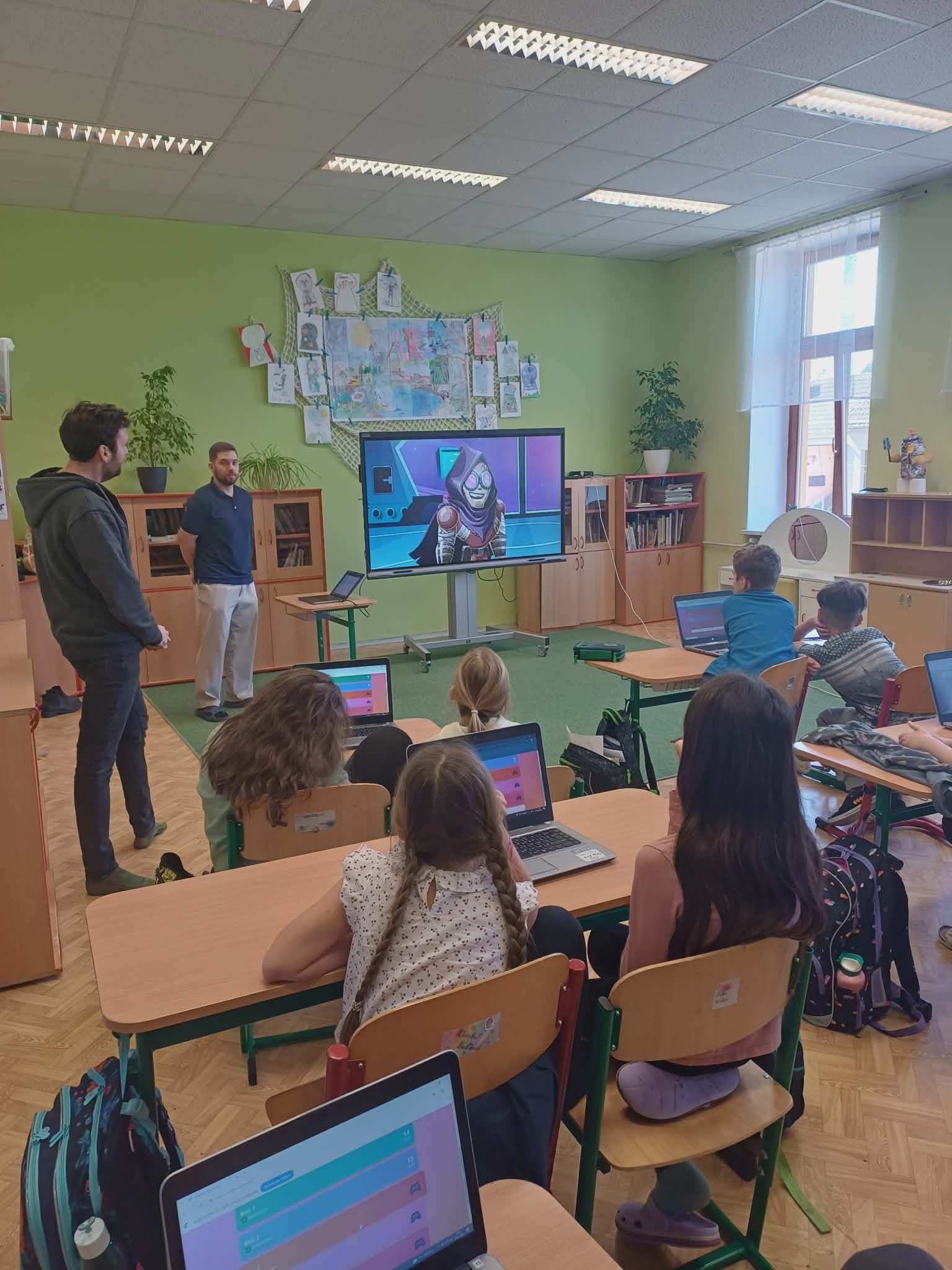 e8aff242-7489-4016-bf85-849405bf9f62