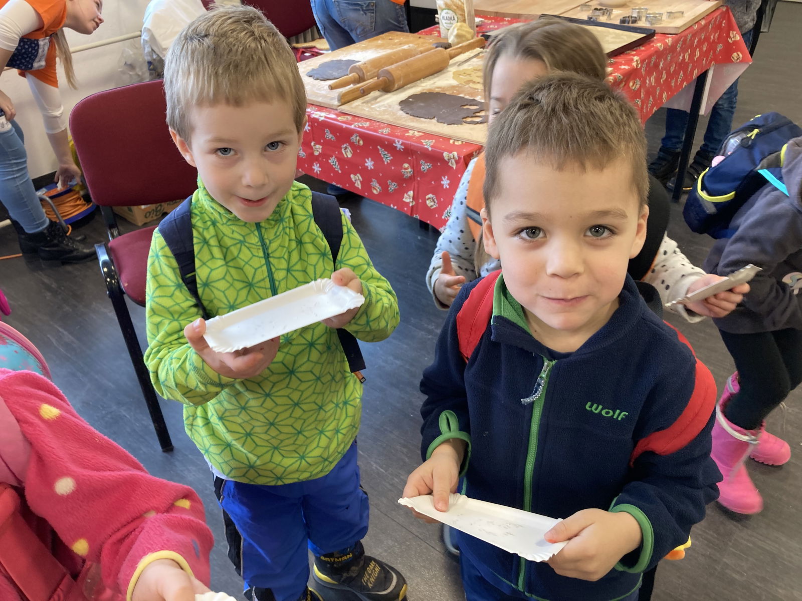 B0919454-1E3B-487B-B7A1-B9026546ACE2