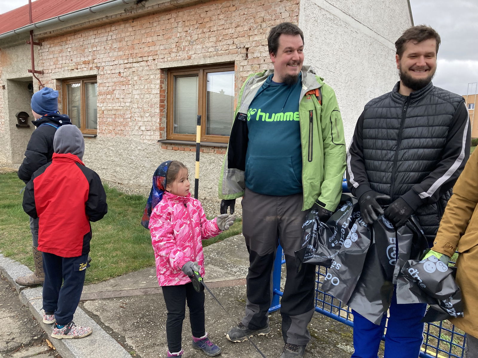 7482D699-97DC-4BFF-94BA-2C2F80AE5C14