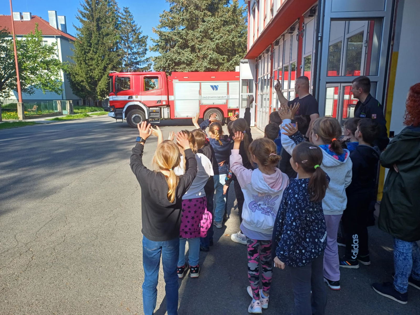 2e392416-e0c3-4703-9c55-e024a790853c