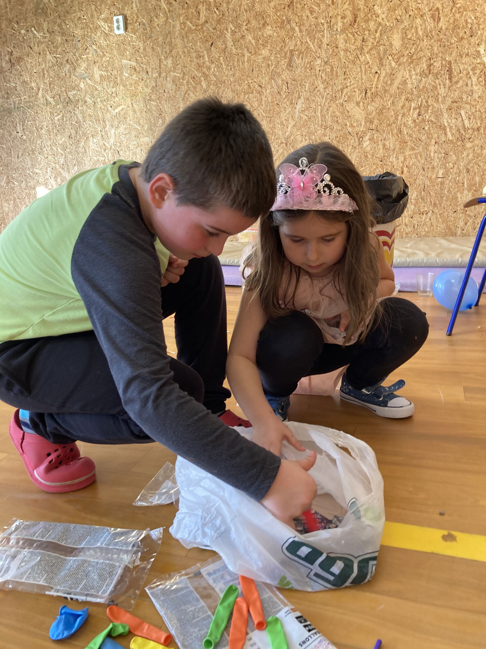 0391A5BB-5052-4049-94B7-87C351DC8E84