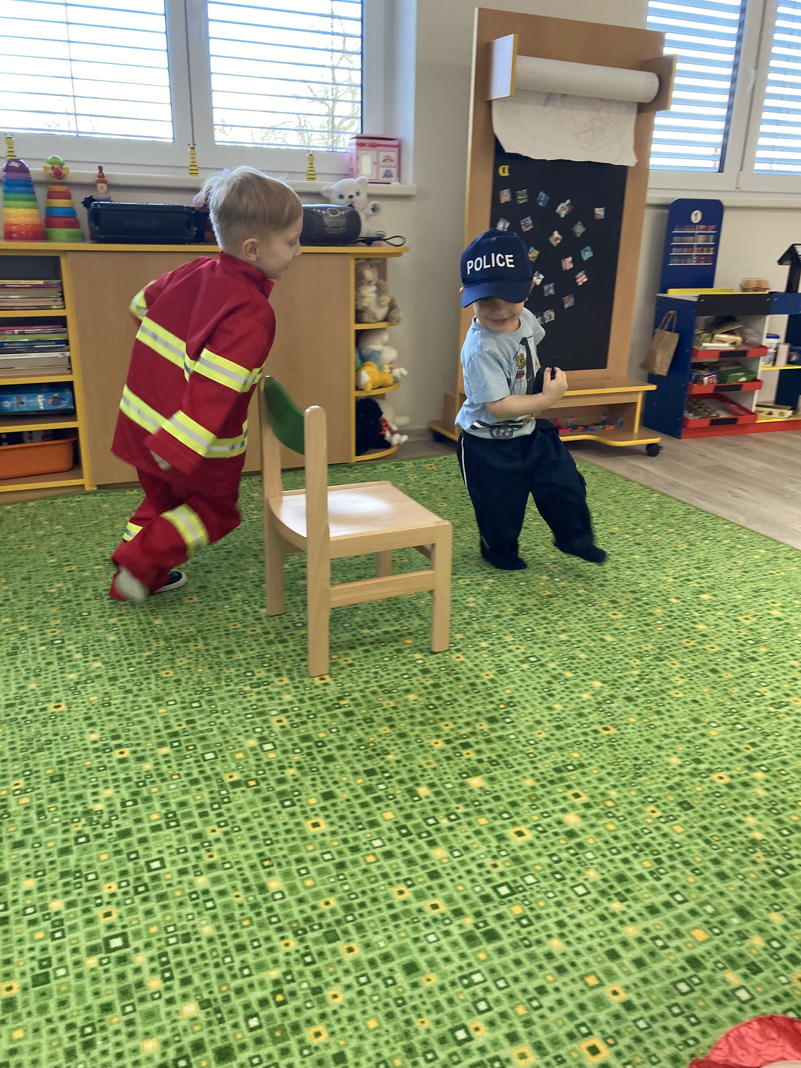 FF79E119-F637-4B36-894F-210E8FE0FC5C