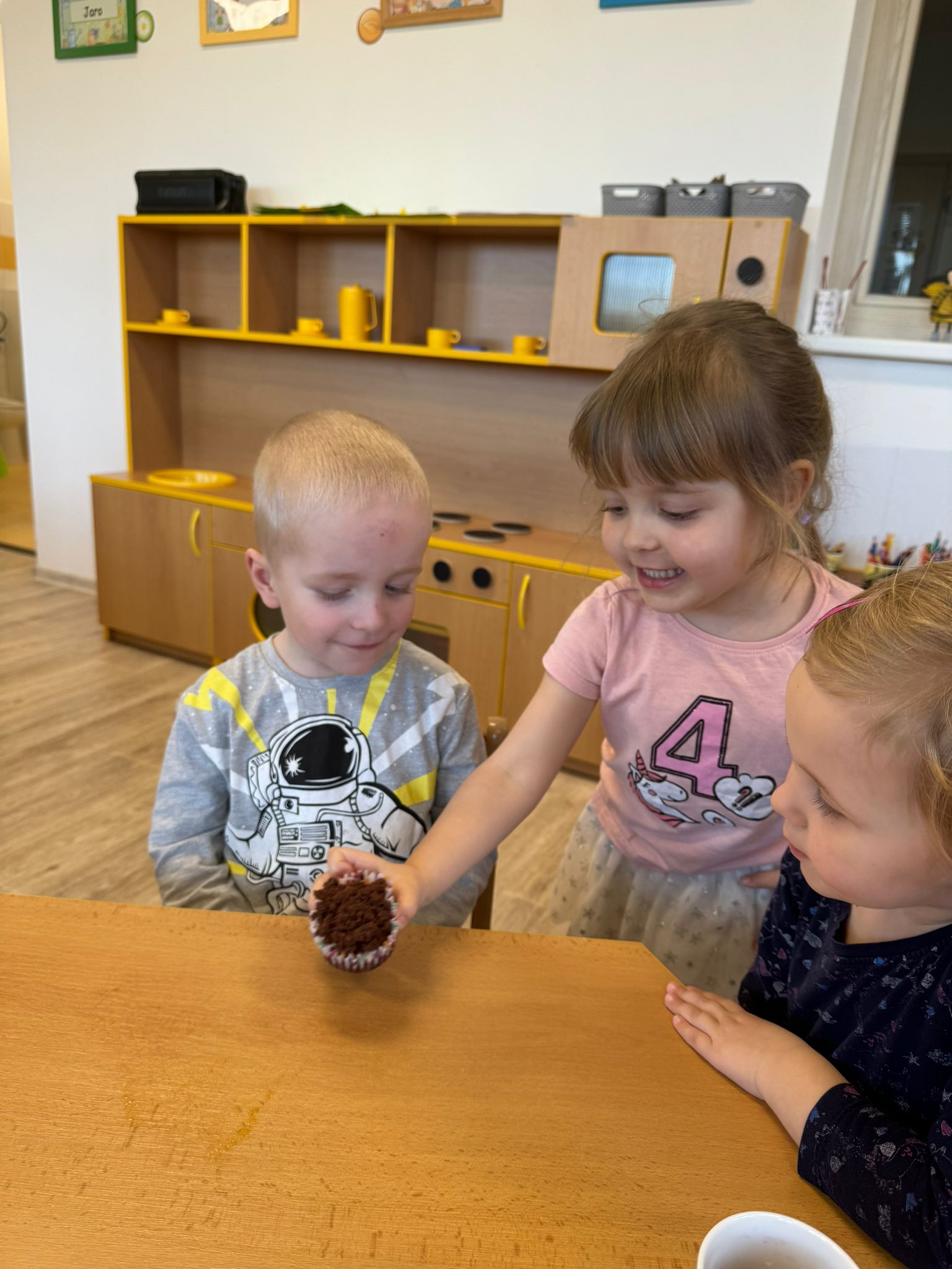 8b61e121-a92c-44ac-b2f3-92b3517e3dd1