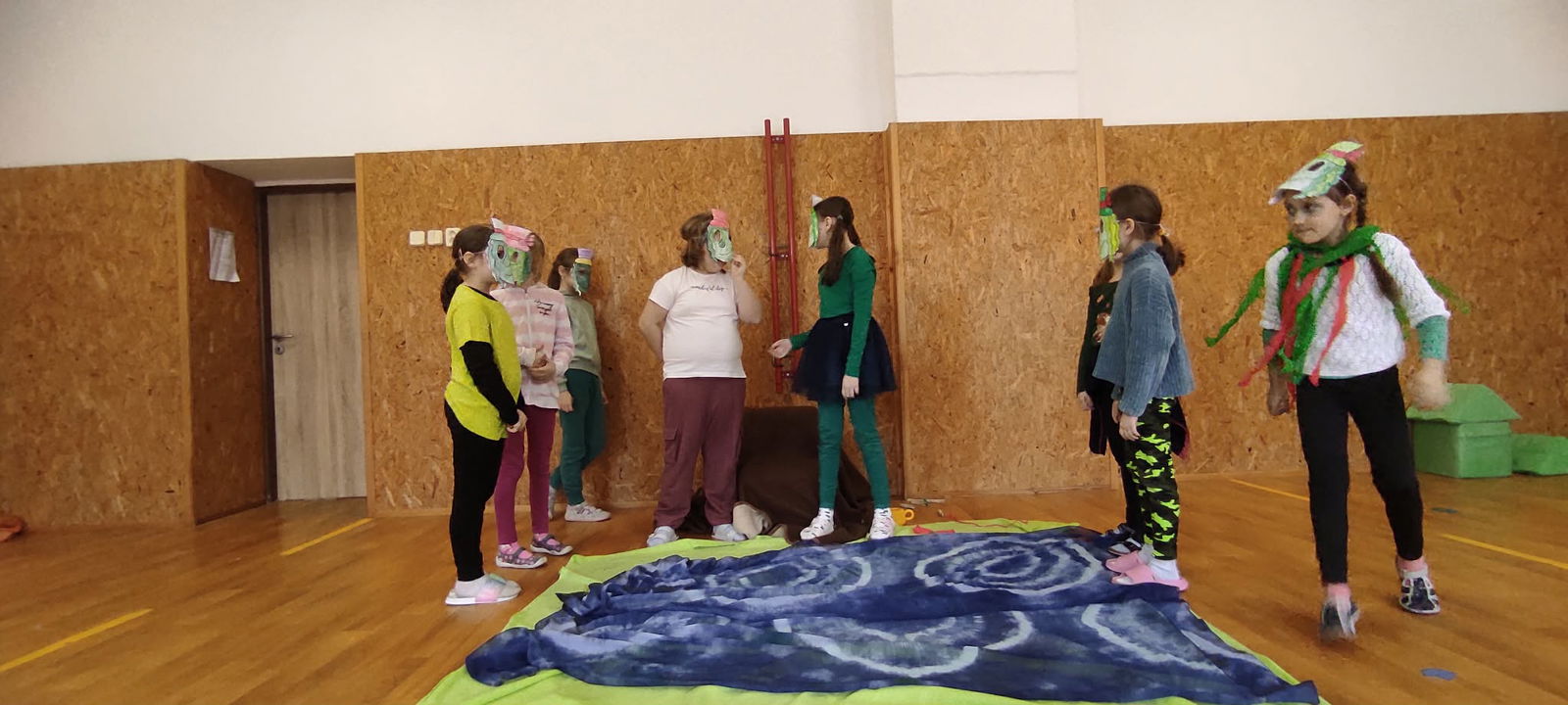 0cdea042-eadd-403f-99d5-33a901e6296f