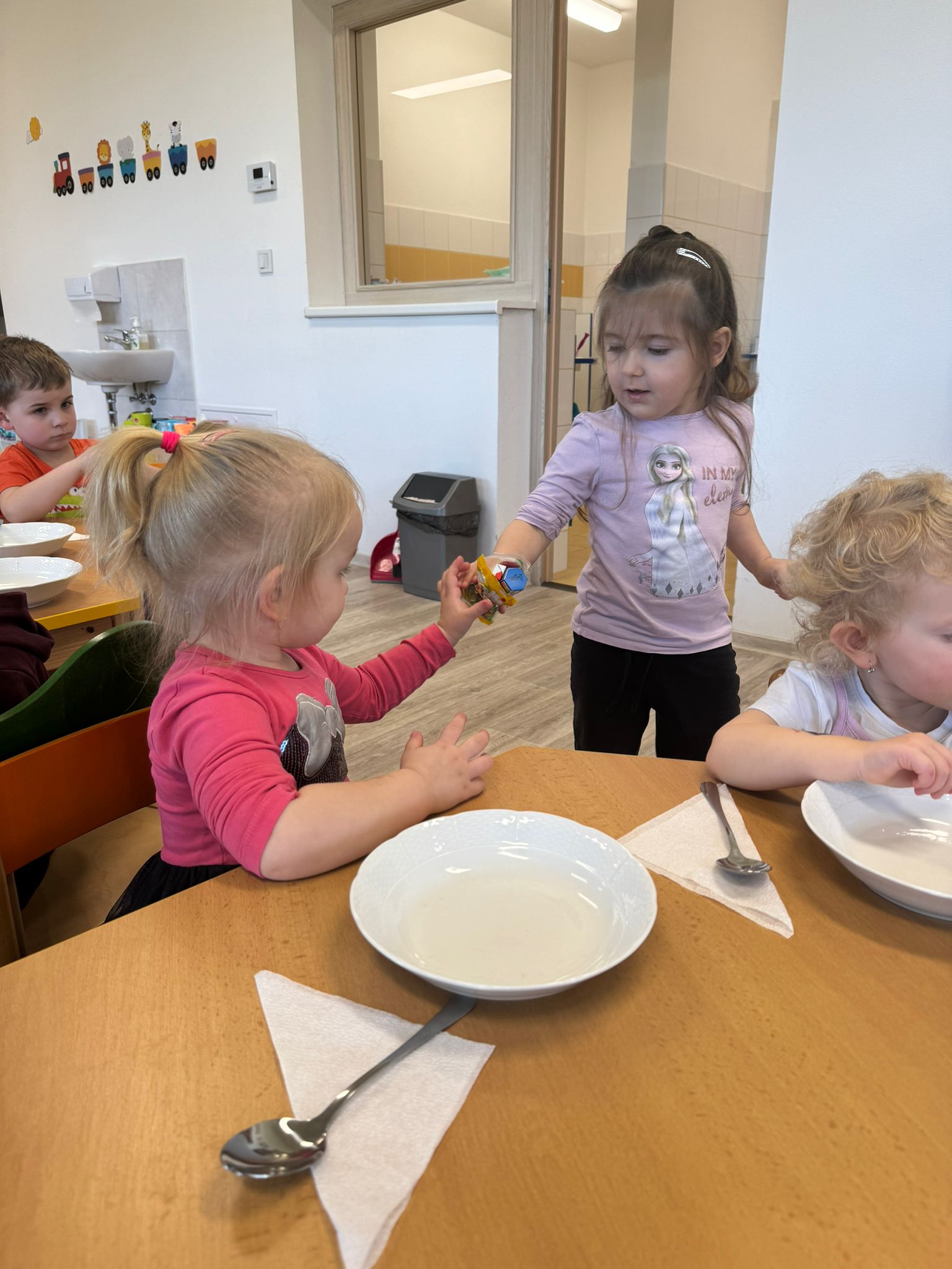 75e320d2-2edb-46c5-9059-51a38c295877