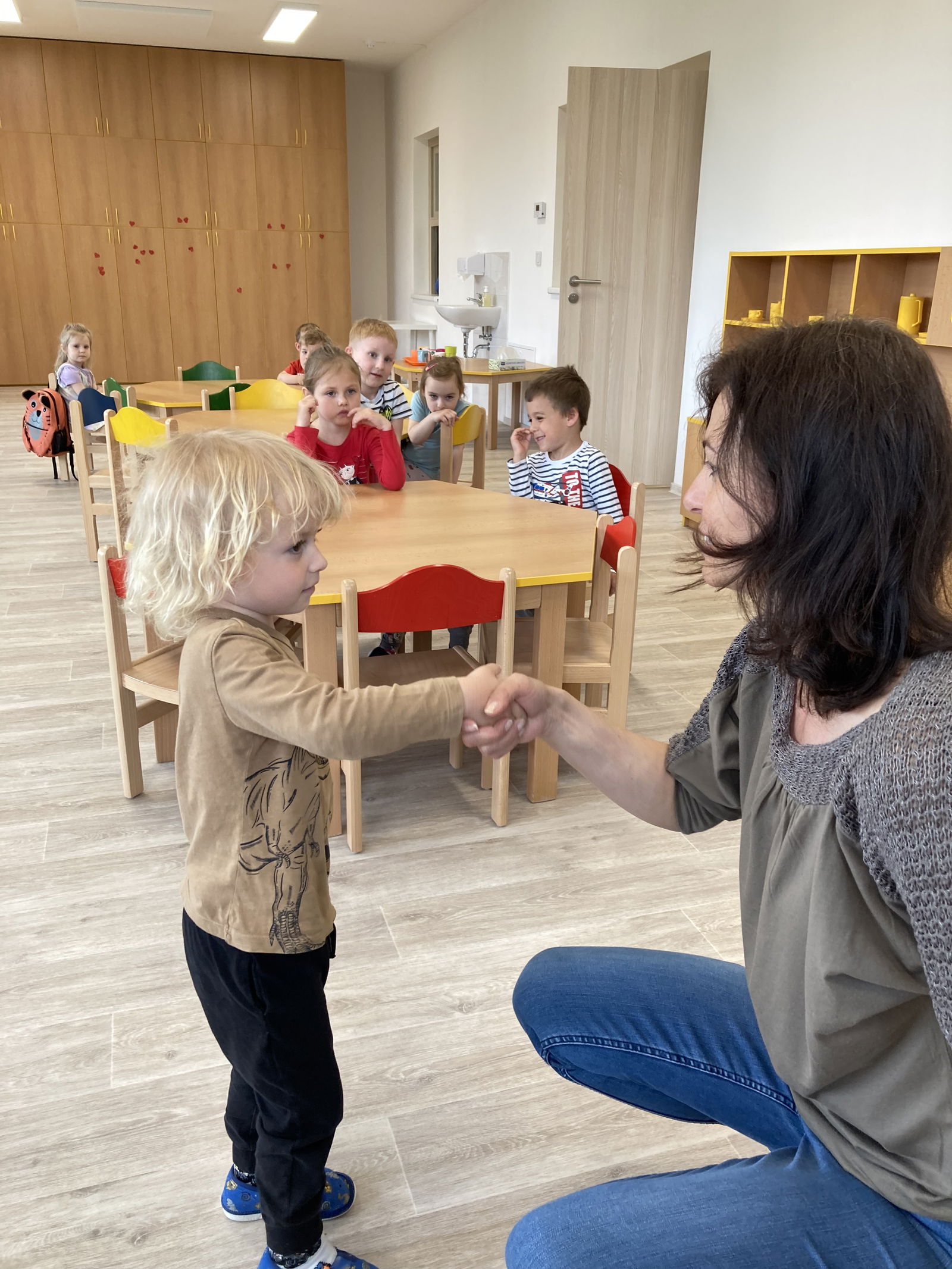 D6949327-B257-420F-B8F0-7FA2A242DB0D