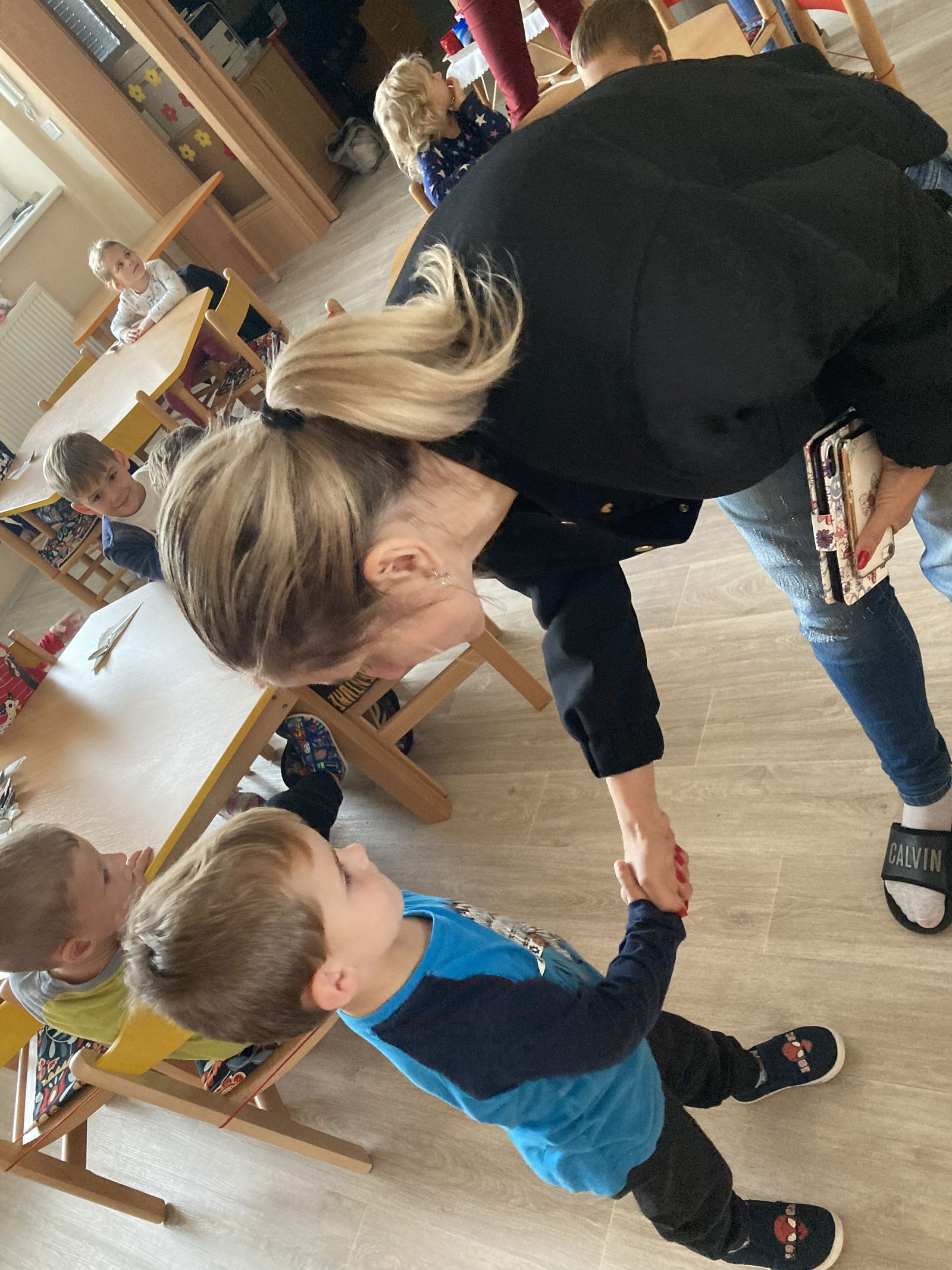 61979536-4B7B-4270-BCAE-222D196823DE