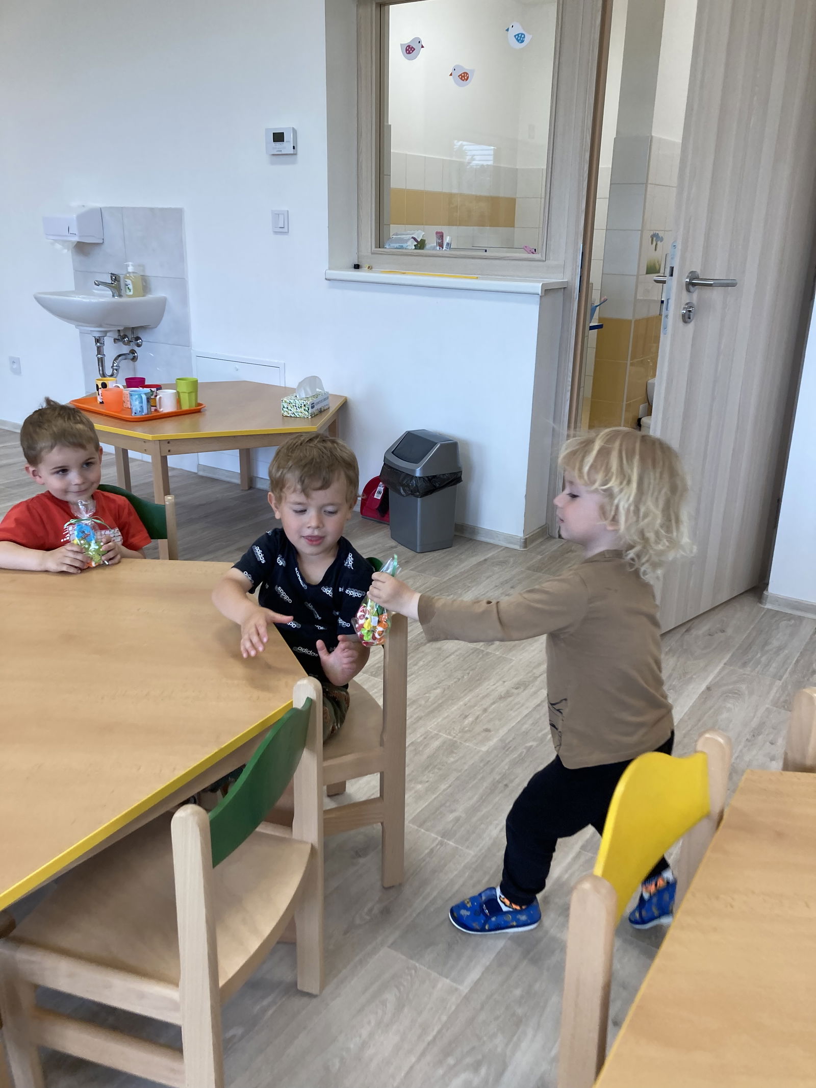 B7AB4E2D-7E11-478B-AAA9-54538AD0AB52