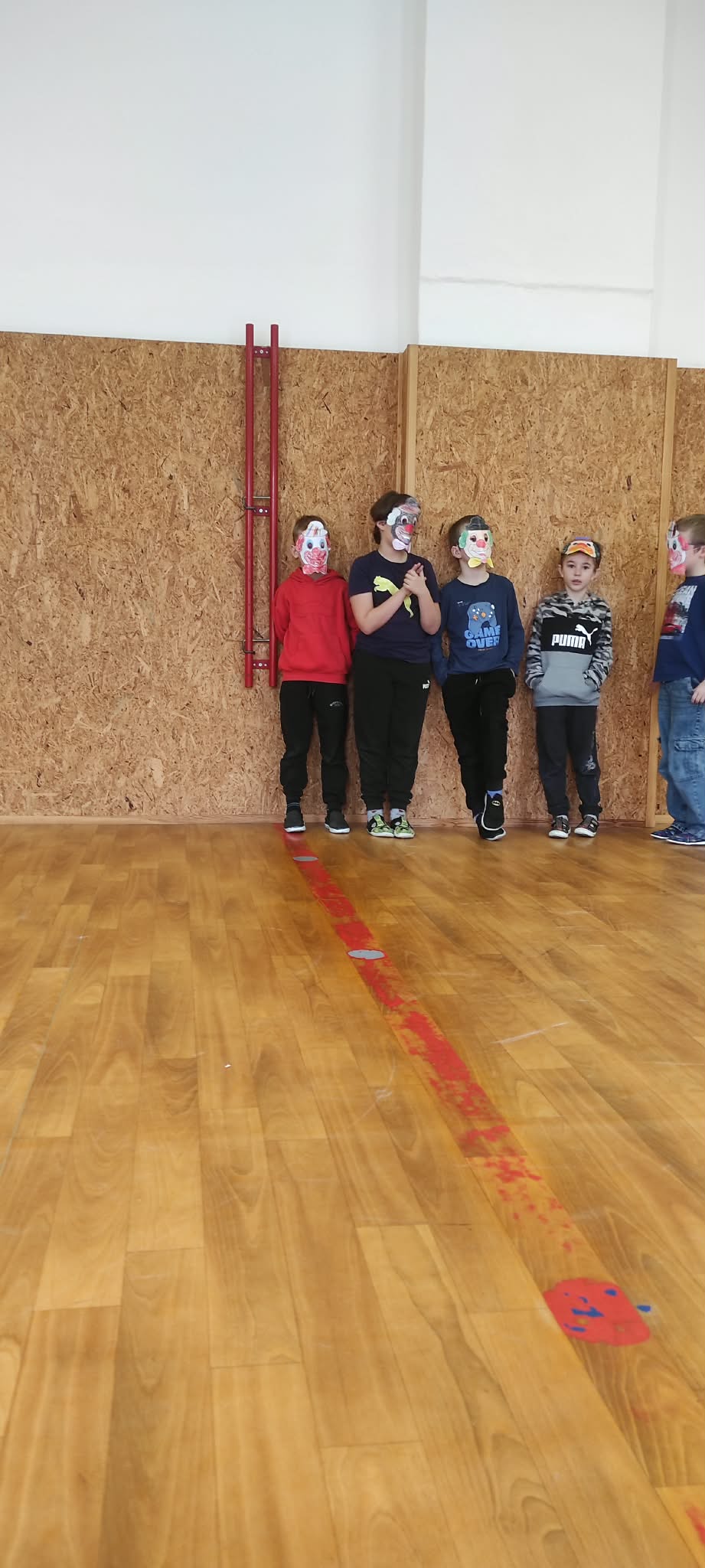 2ca6f4fc-b5f5-421e-b333-63a4cdf7508f