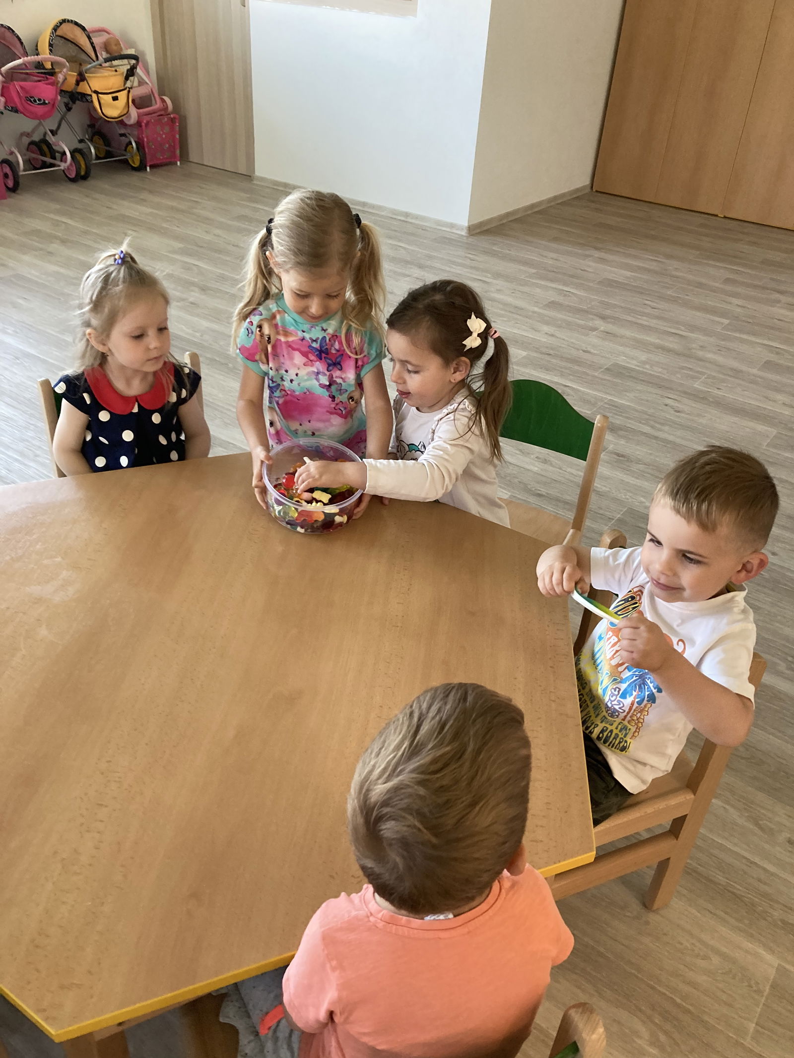 F6B8A6FF-23A0-4909-B67B-F785FB311348