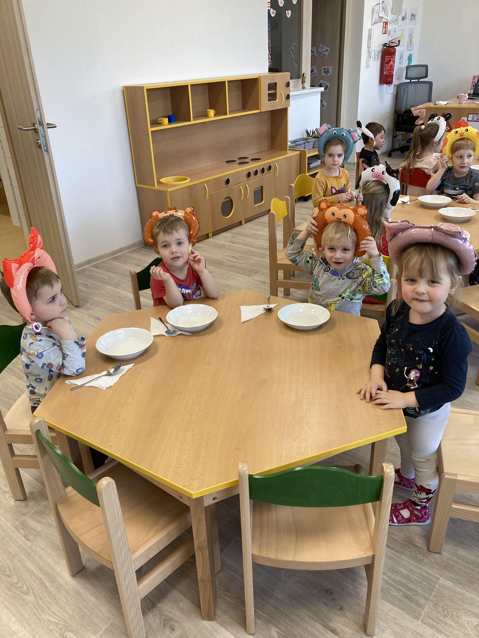 6DCB7D86-5ABD-45CC-84F3-FB44B63143CF