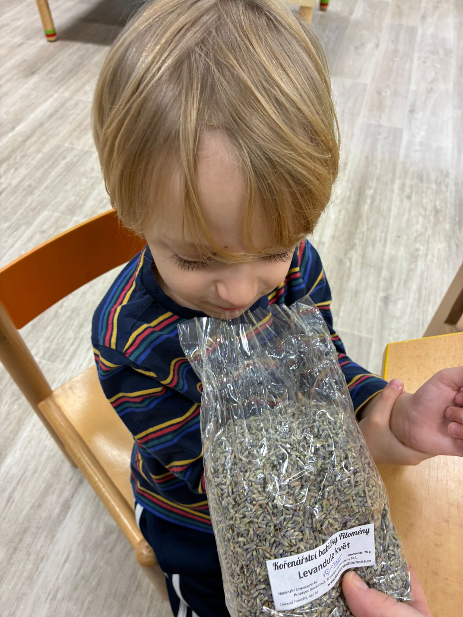 Tvoříme společně vánoční dárky pro rodiče