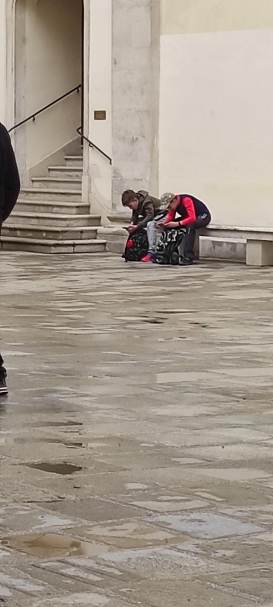 9b548ded-a21a-42ef-9b64-49c9ad727d8d