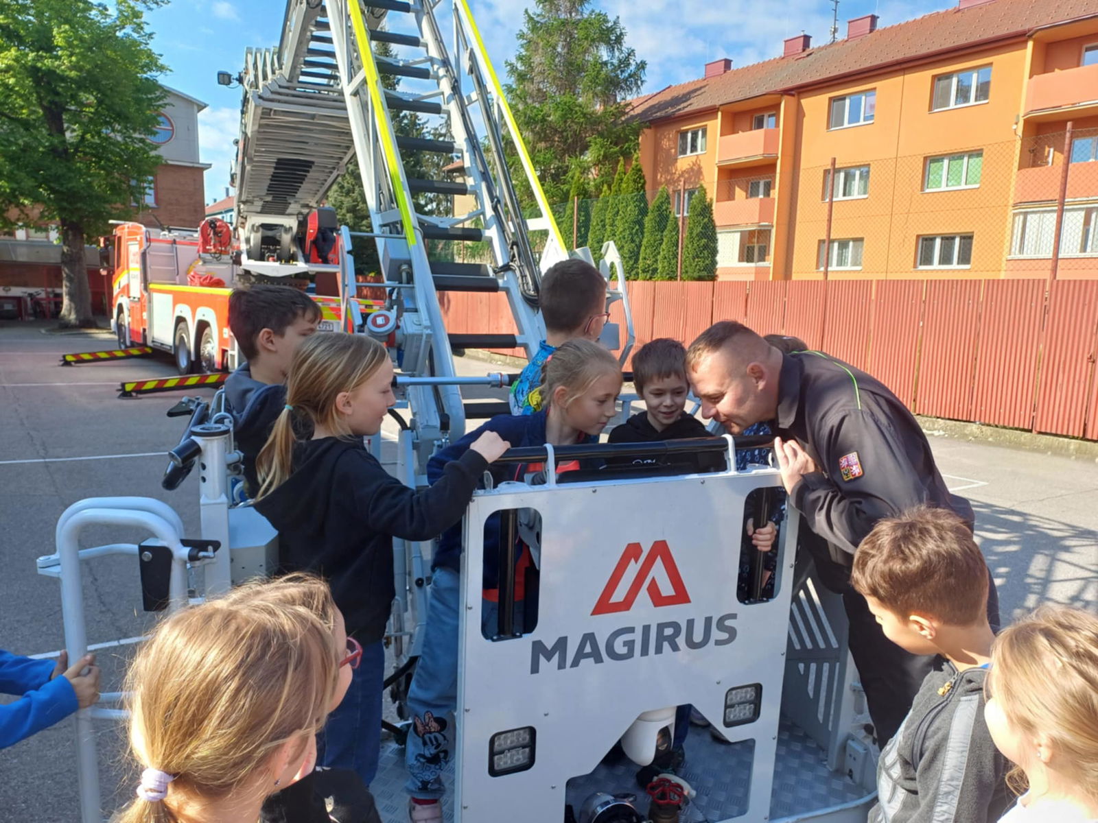 4f075f29-44f2-47d0-8824-13dfb262a1bc