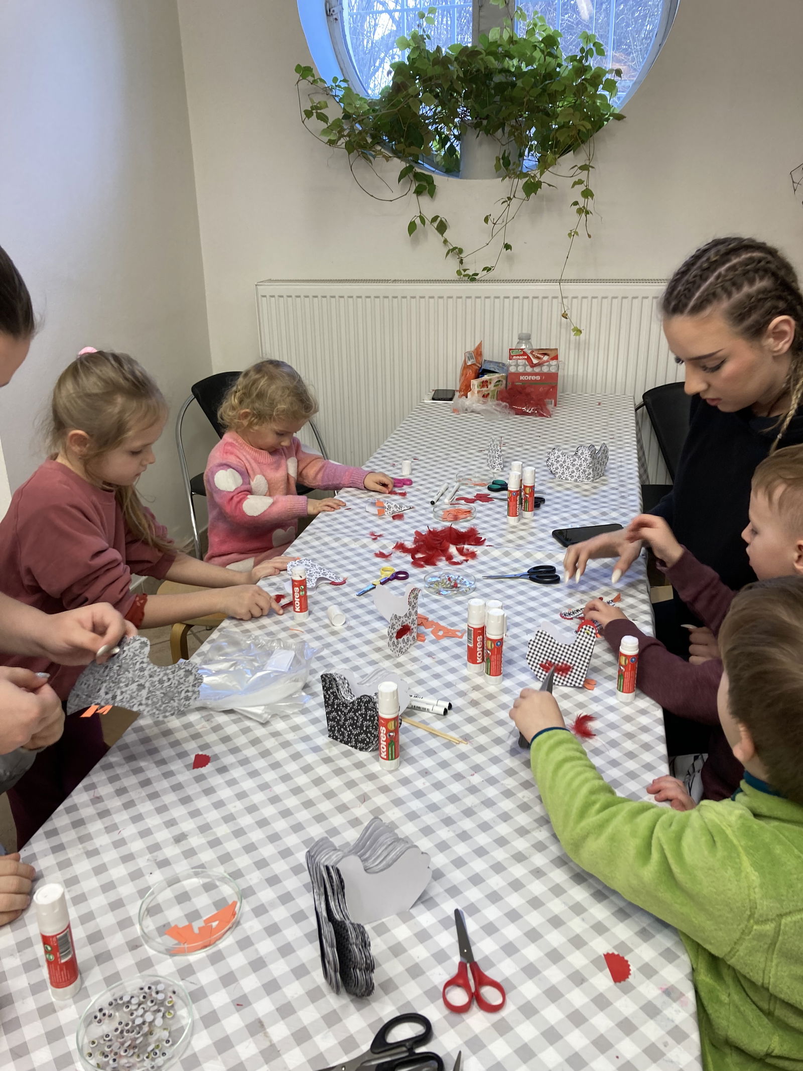 DC8EAE4C-EC7A-4EF6-8CA3-628917F82064