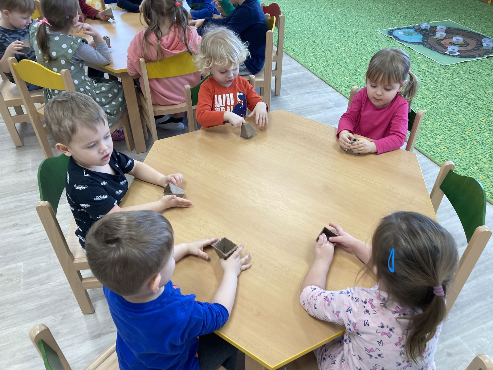 62D77C49-0DCB-4D0E-BC6C-63078F160291