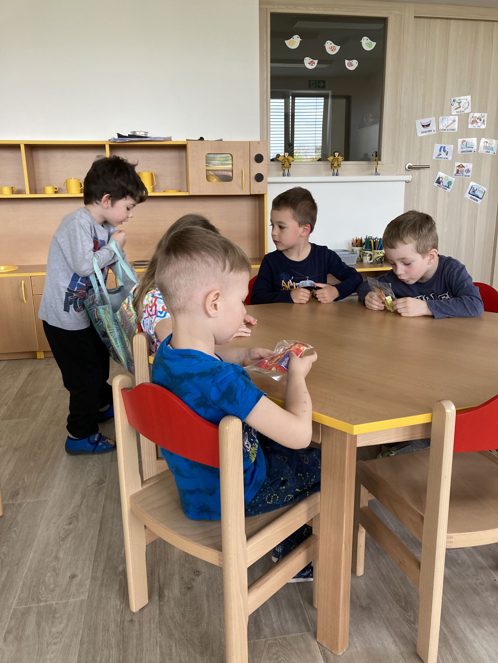 7789FC6E-707C-4DA7-B3A7-C65C2076192B