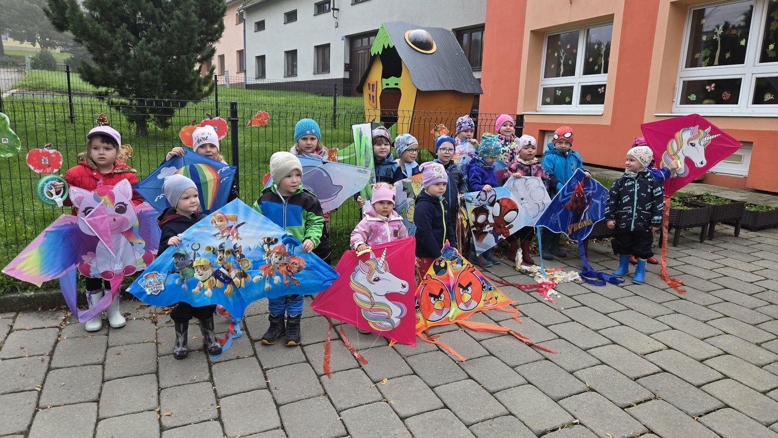 f561a12c-0250-4c51-9bf7-49a69cc05a56