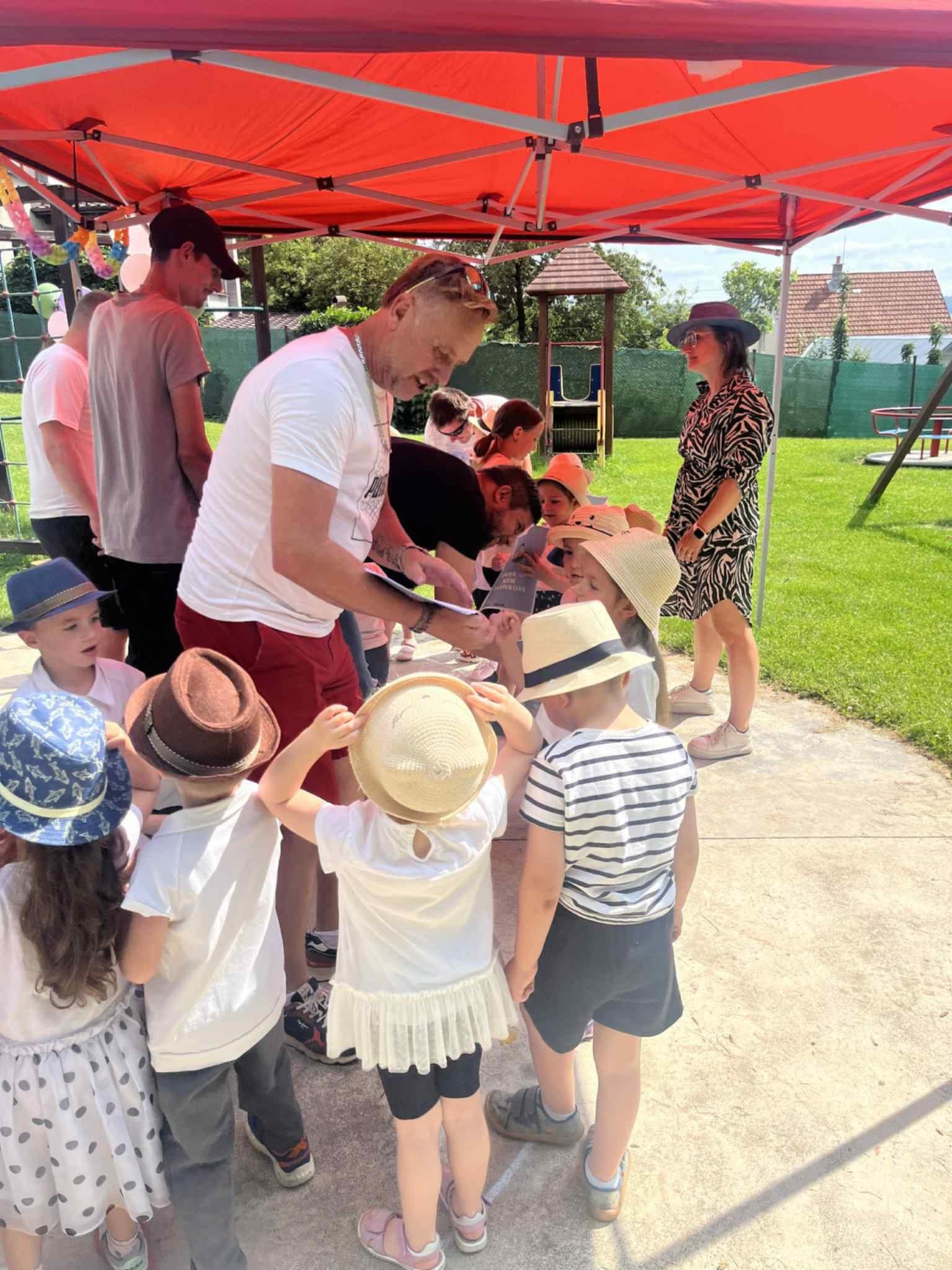 5f9a0848-5d0b-4ae2-b79c-6f97b9b09708