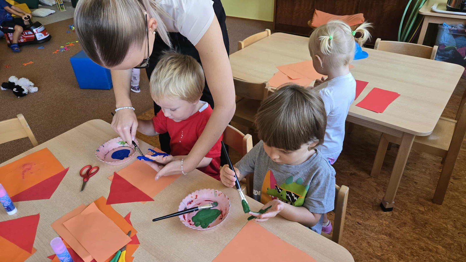 4b8121f3-986b-43b6-9b53-c6dff4530003