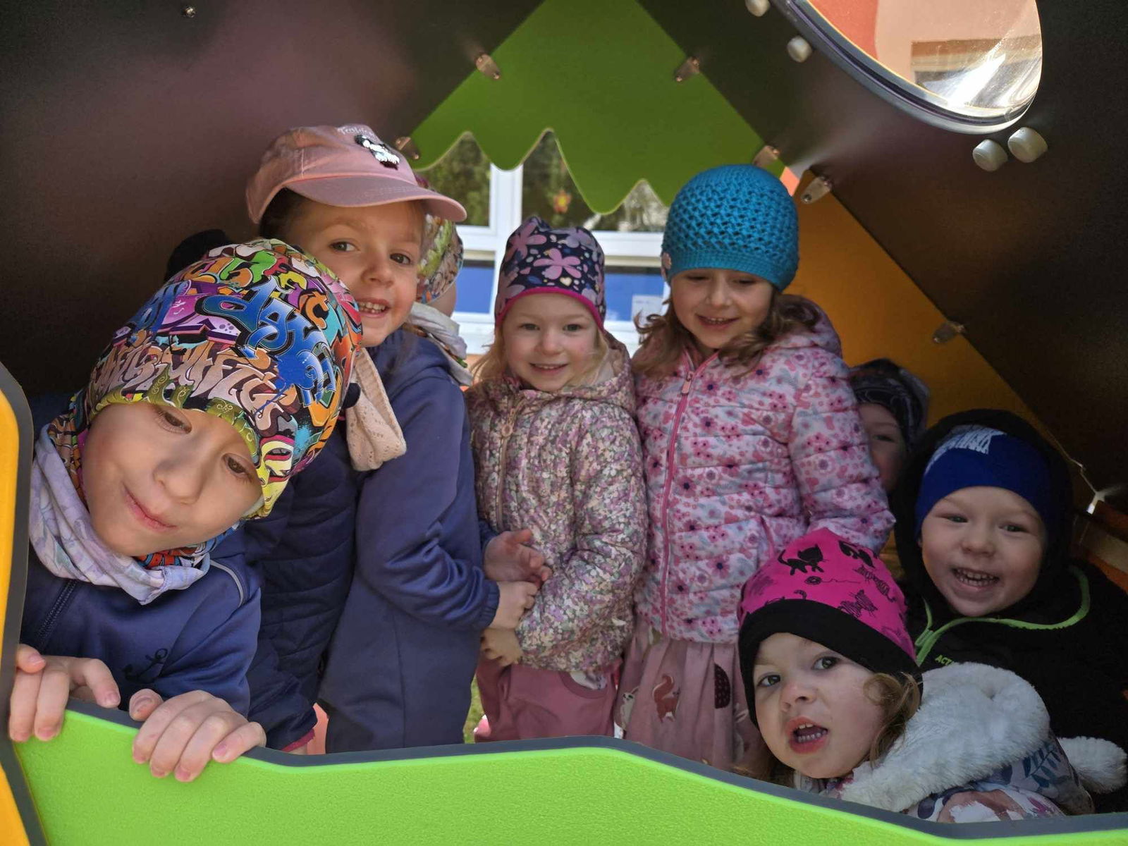 490988186_687360347092497_3598494363353462664_n