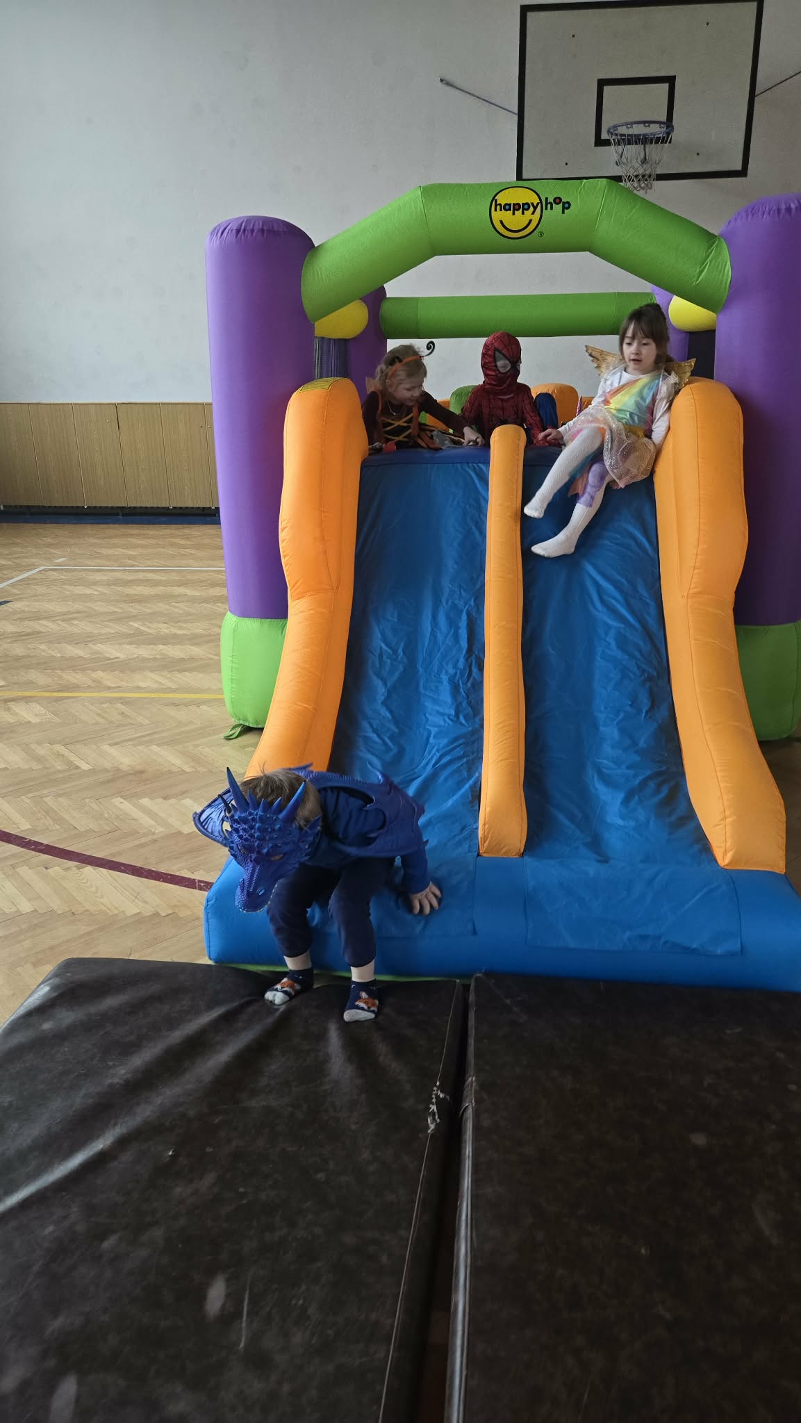 30fd12f4-c4fe-4f49-9022-c458d96190e2