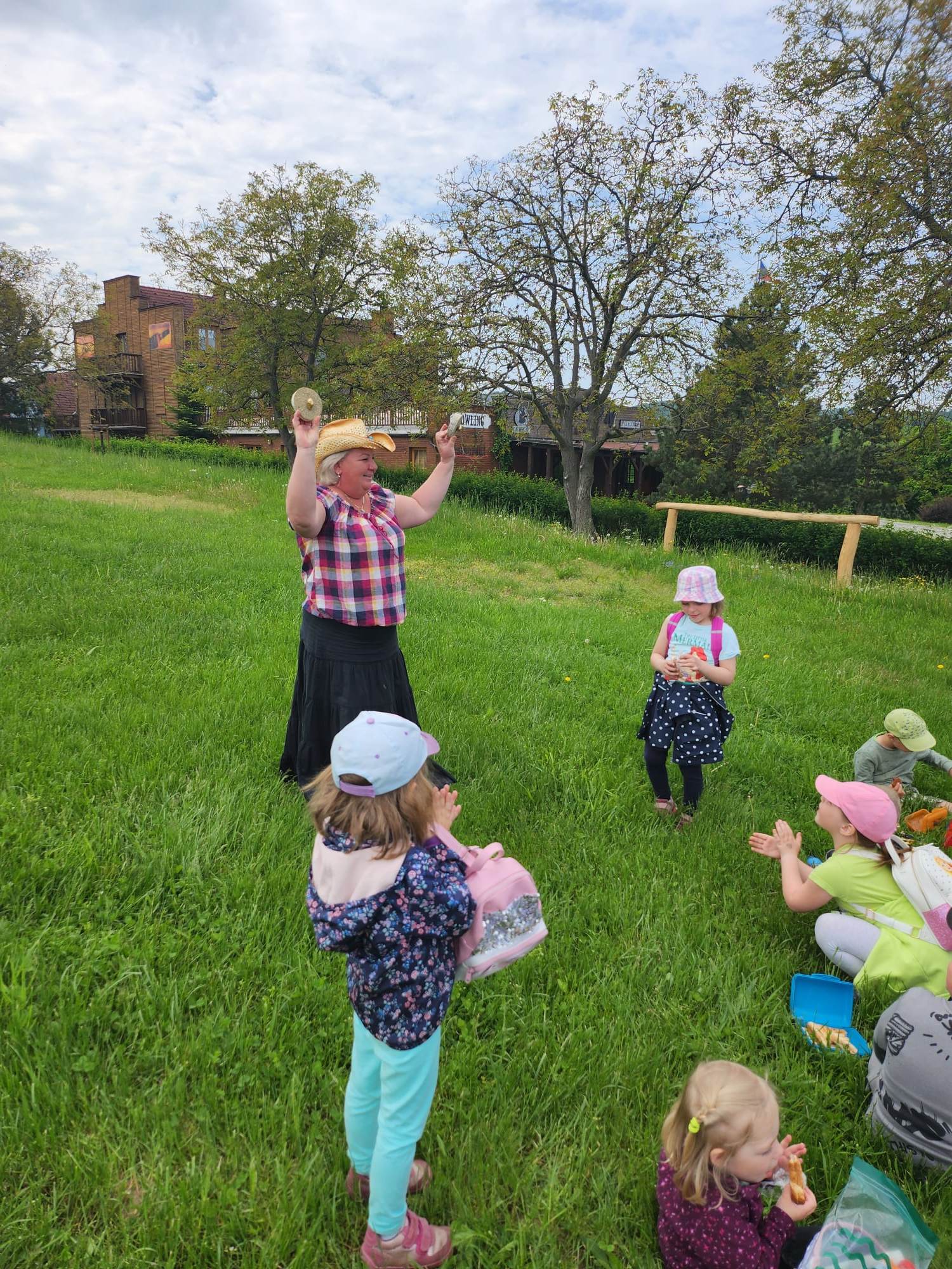 348366301_1905478246487658_8797490148337161853_n