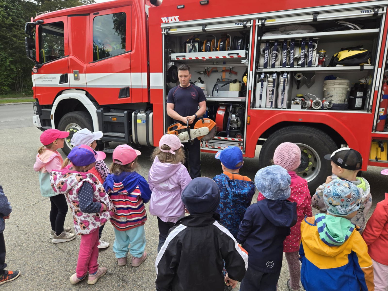 24599e34-e476-45c8-bc98-1ac54460a108