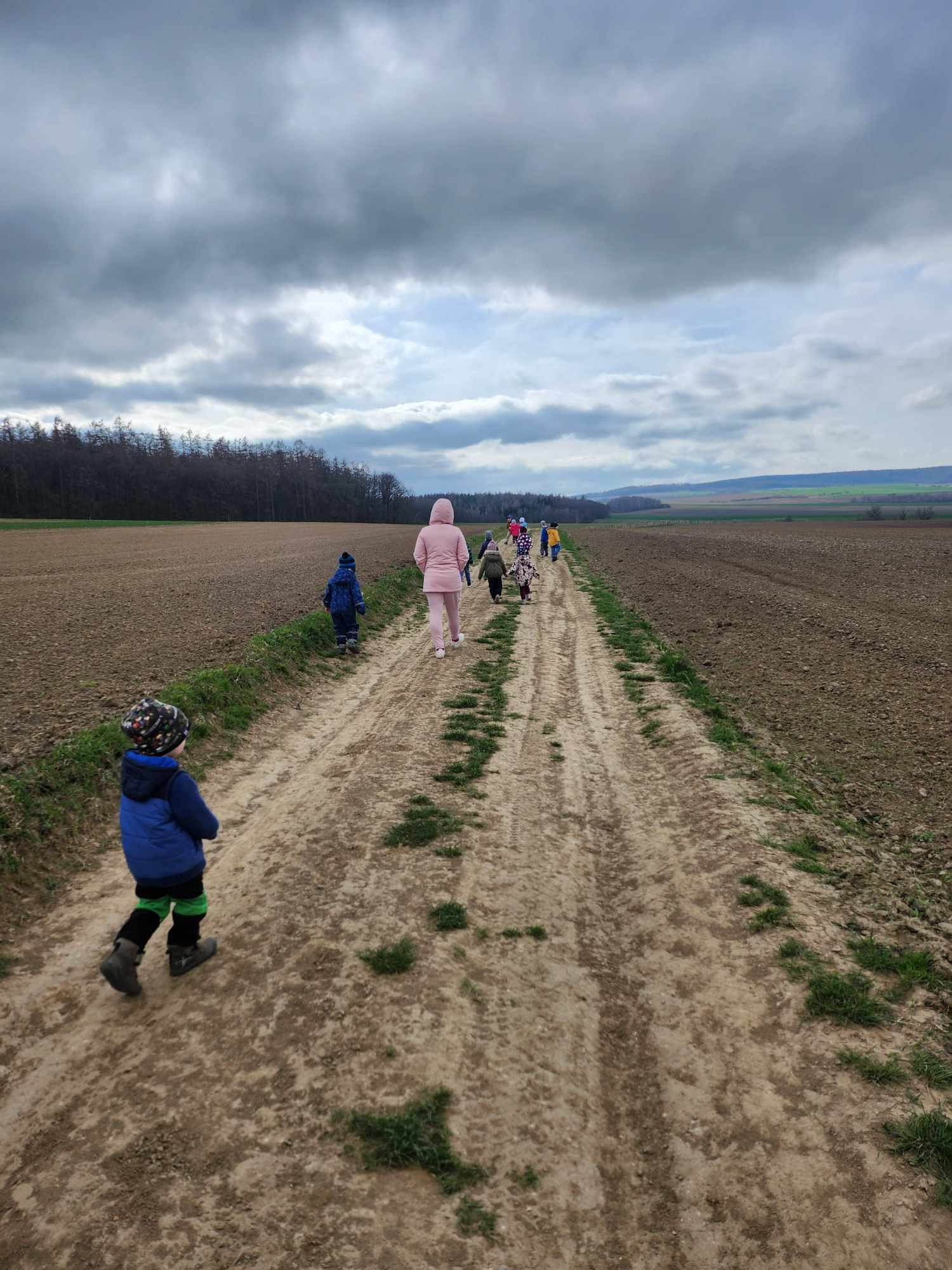 419346225_1135786080910227_8163020340315745285_n