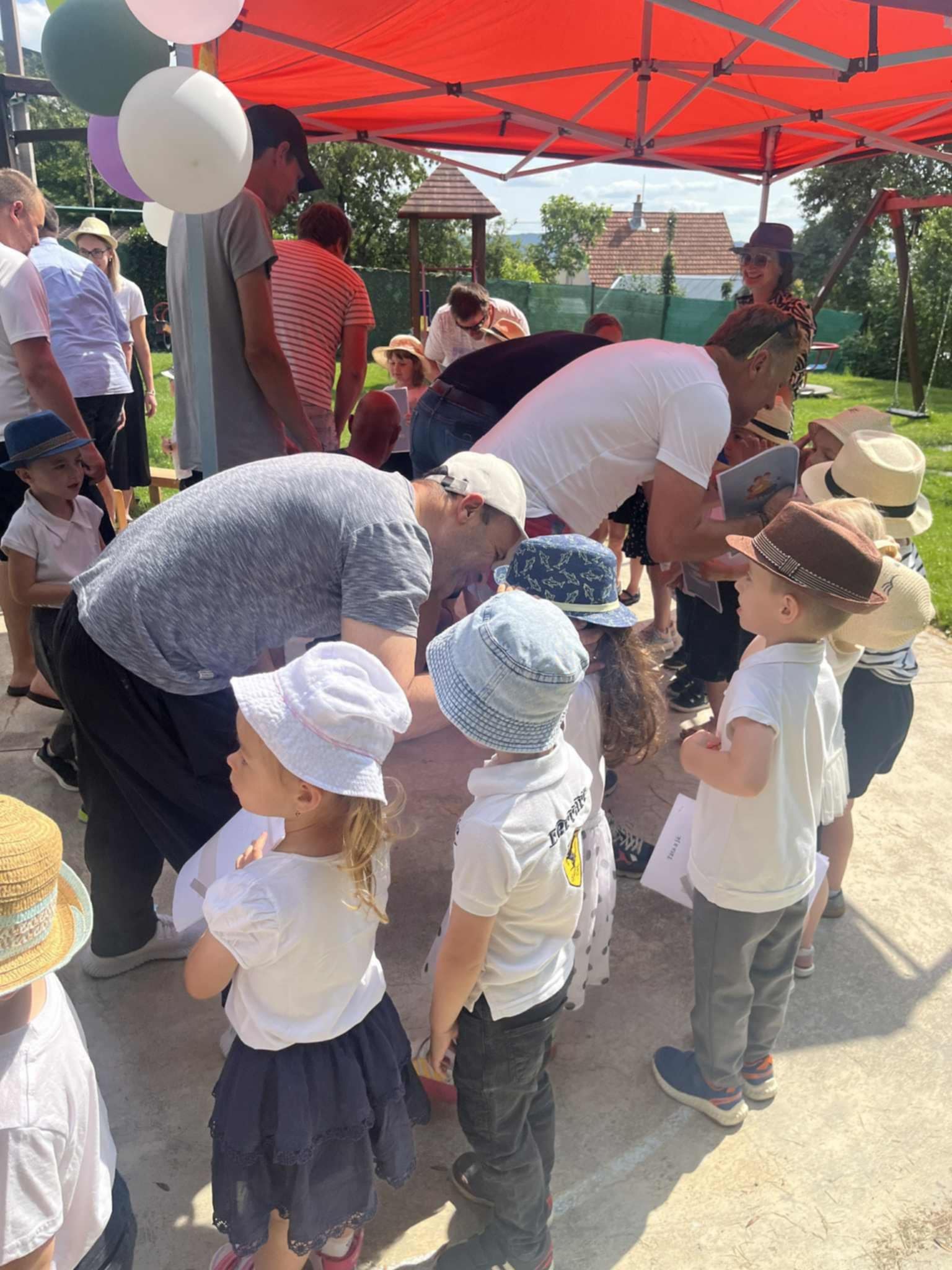 a3e7e4ae-b64b-4e0b-b0b9-8dfe731ab713