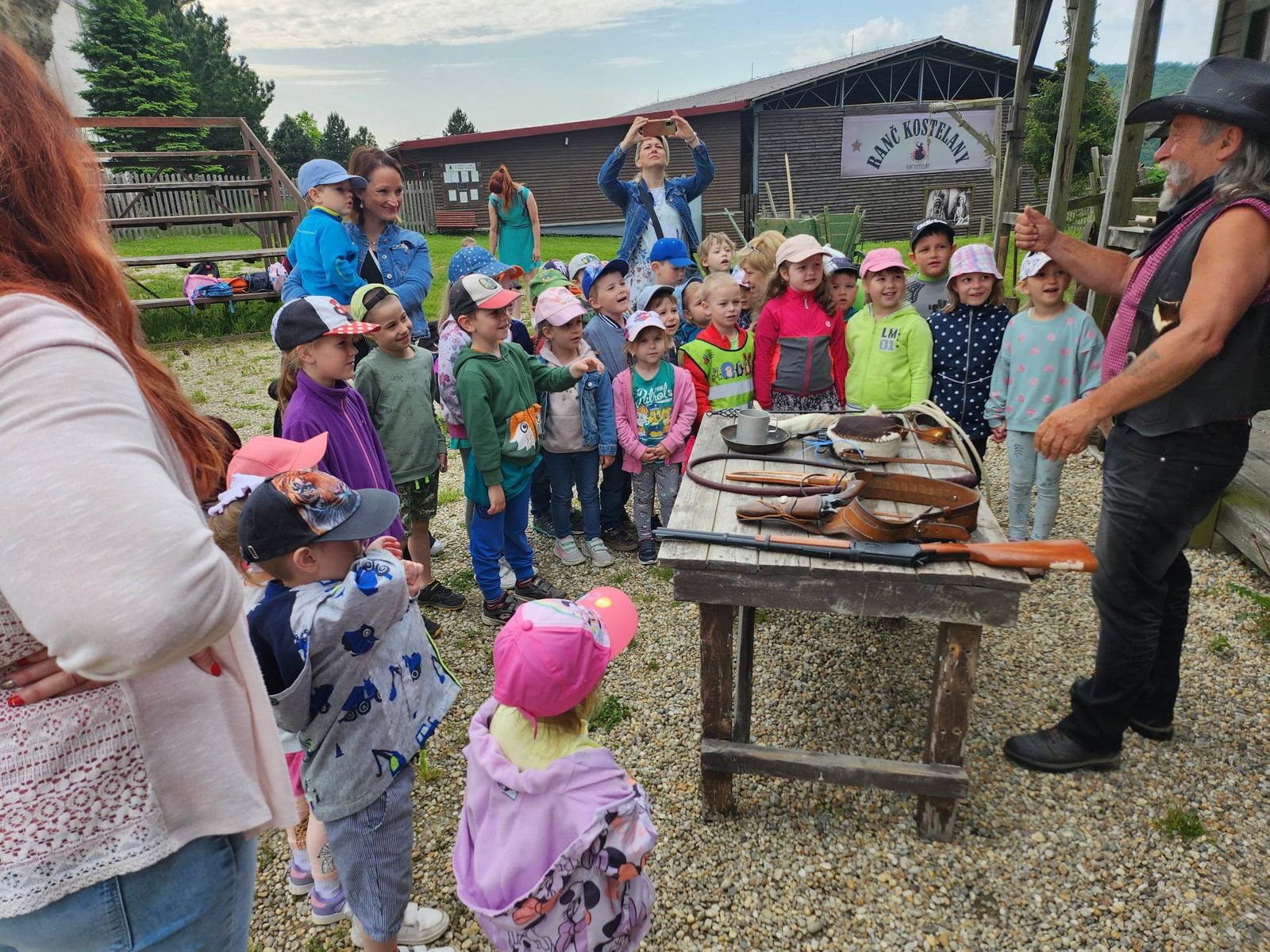 348356470_1906111969771197_4812501987246011353_n