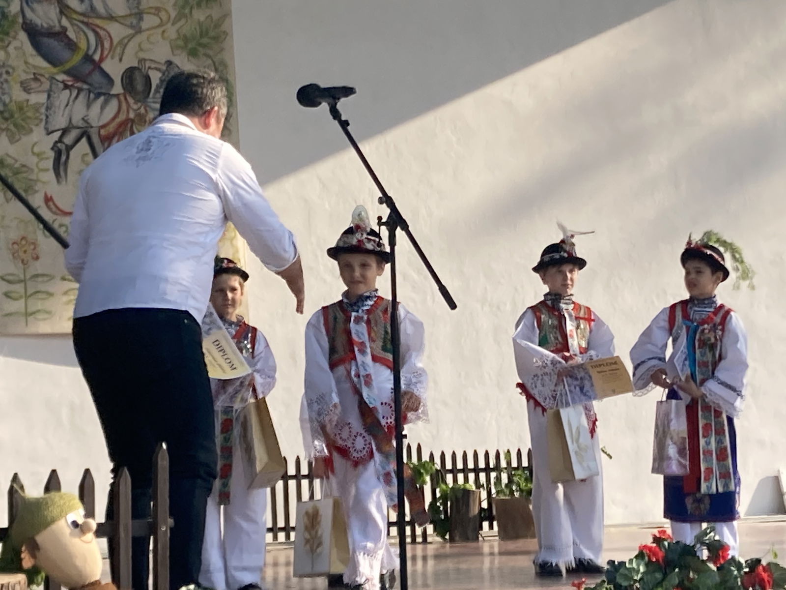 D4B4A070-D2DF-41C1-90C5-53DF941E94FA