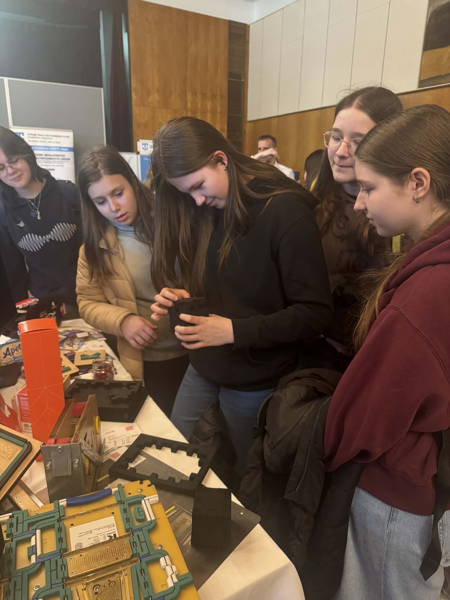 63c7bf7b-7033-49b5-a853-df567d0c933a