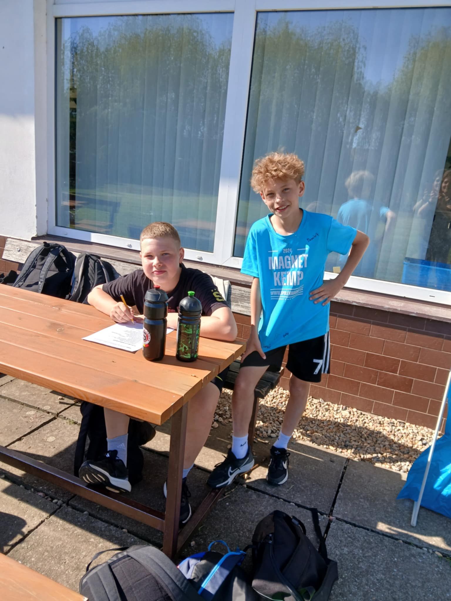 818ff17d-a4e1-4cfc-a858-9837f3c16776