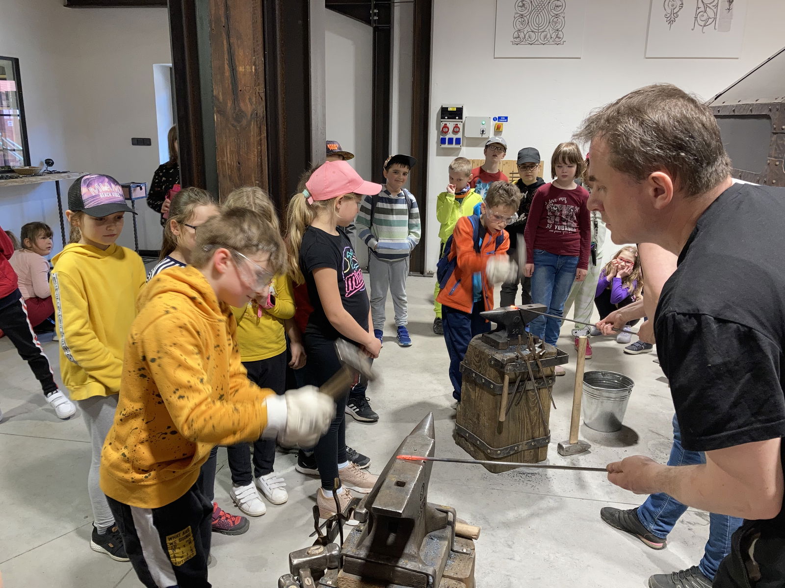 2642F571-5017-4858-A99A-A61E7C6B8F4A