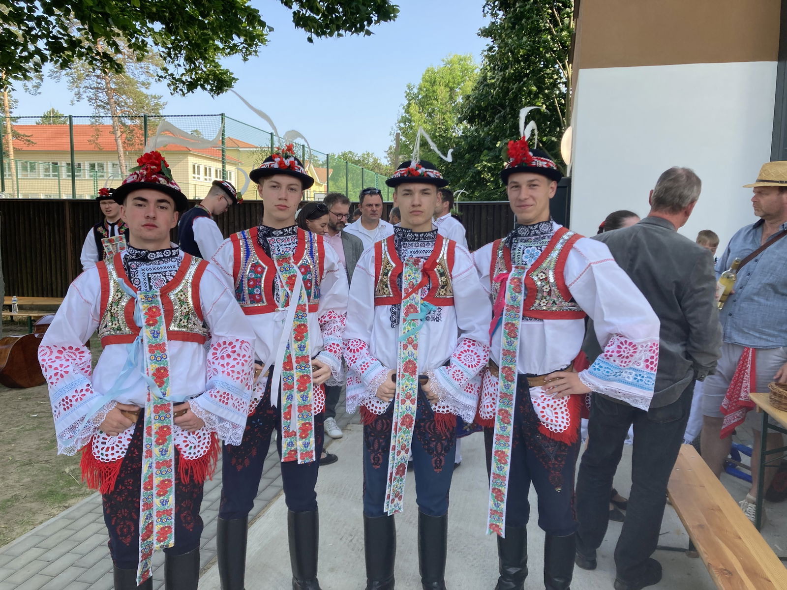 EA10A341-C42A-4A50-9A0F-8B9613CD16DA