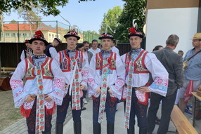 EA10A341-C42A-4A50-9A0F-8B9613CD16DA