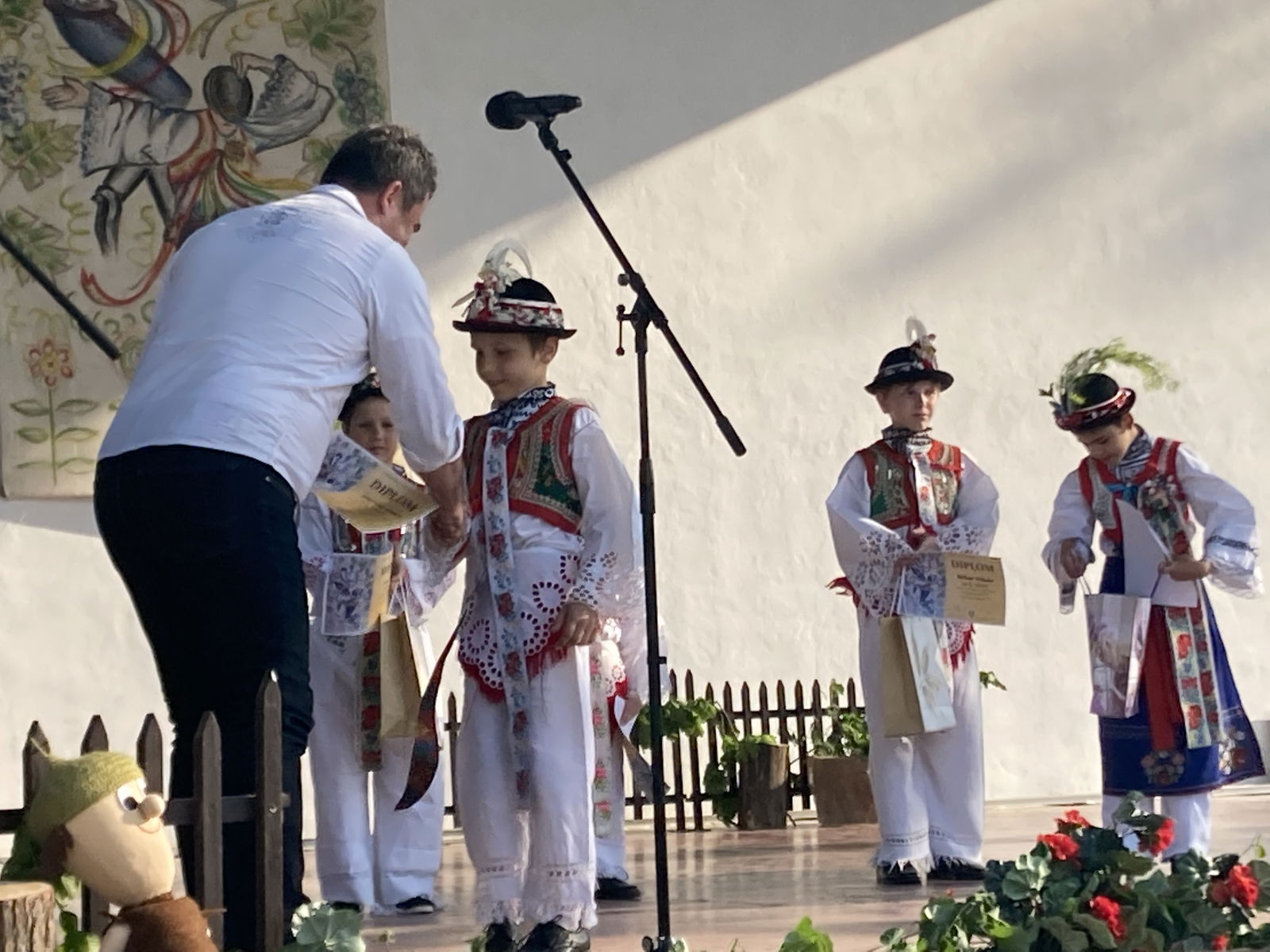 18D742AB-67B8-4B8C-848D-2B7F530B148D