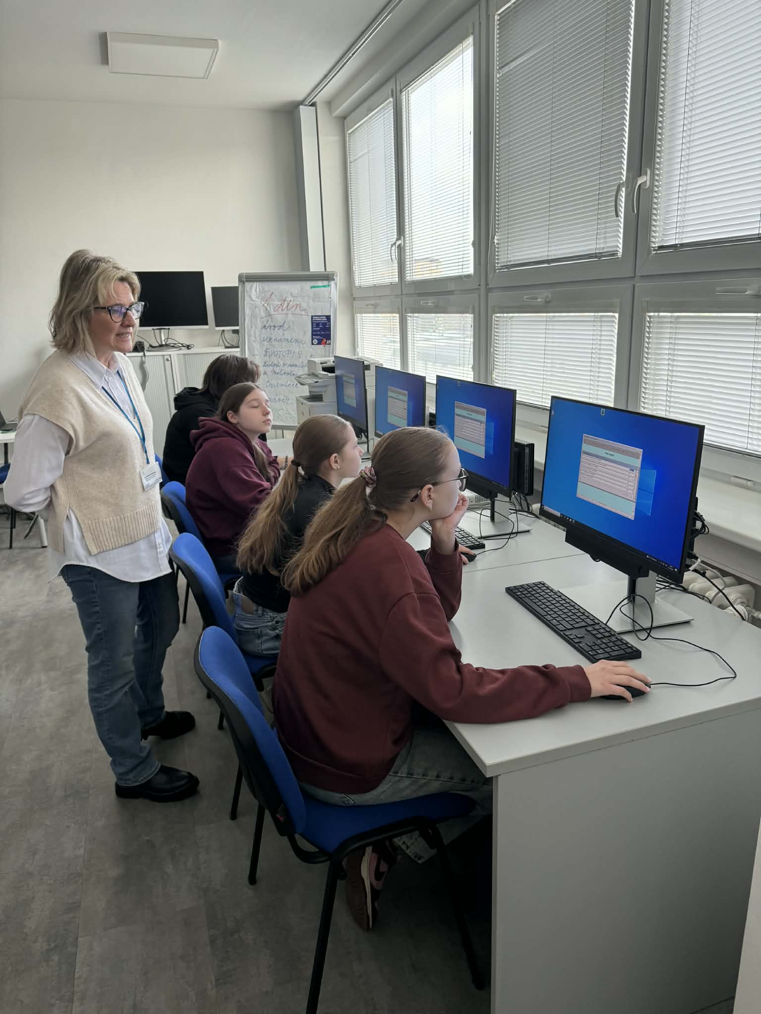 daefcb23-65b7-4d64-a19f-a16c498b5aa3