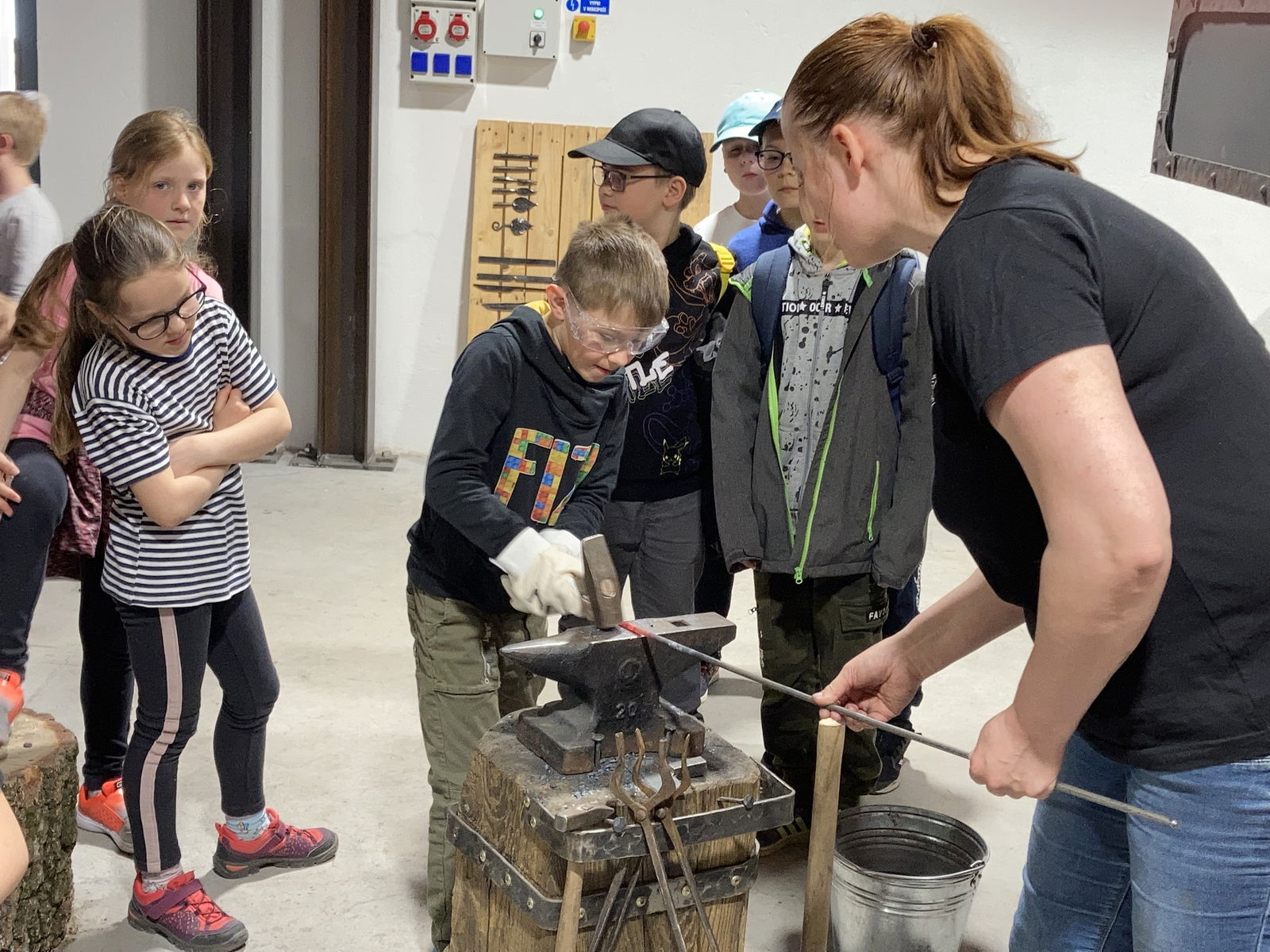 8D84BBD8-427B-428B-90FC-0ADA6453ACF9