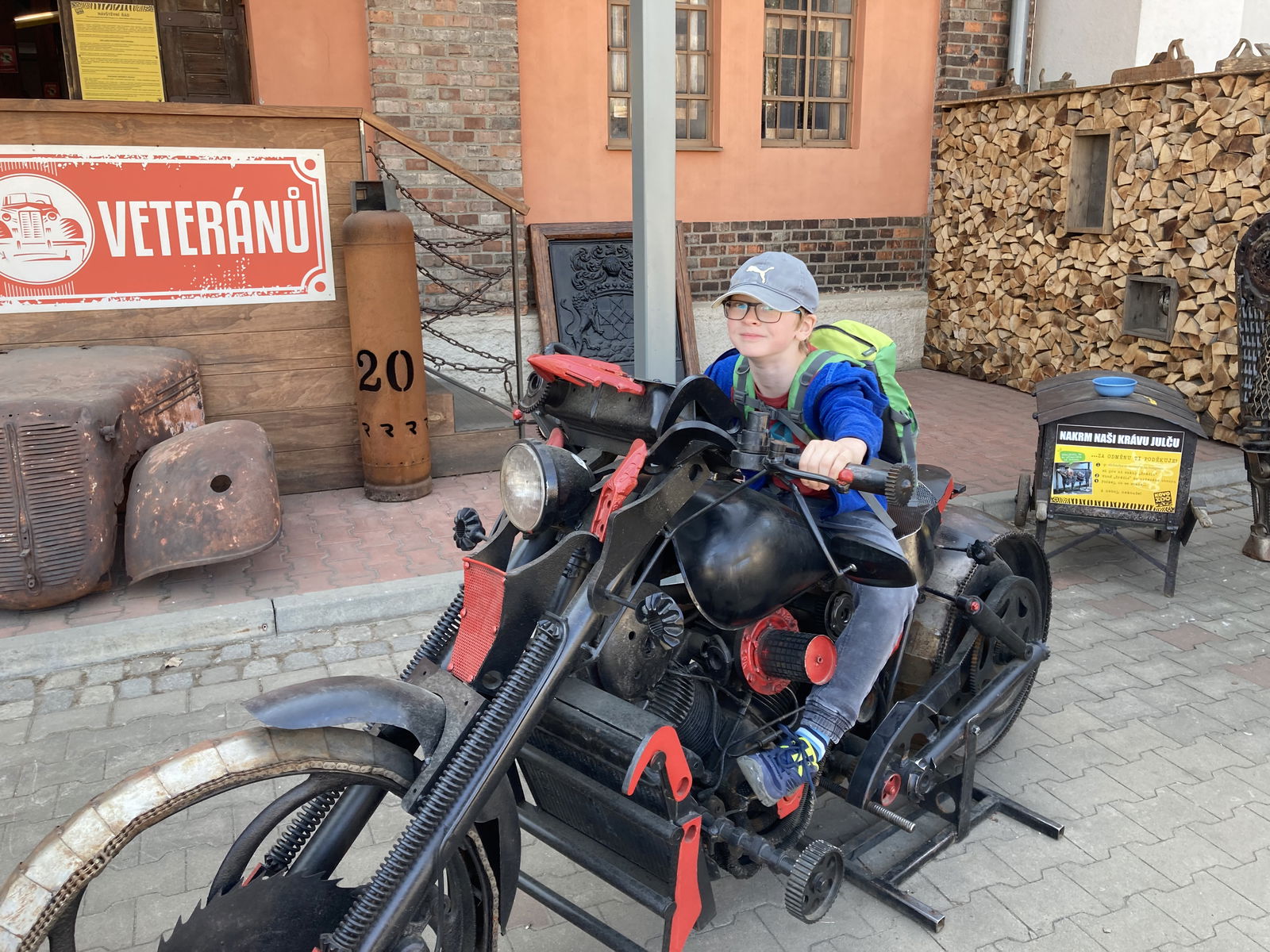 3AE7B524-C45F-46FE-AB49-C3A7E79C3D8D