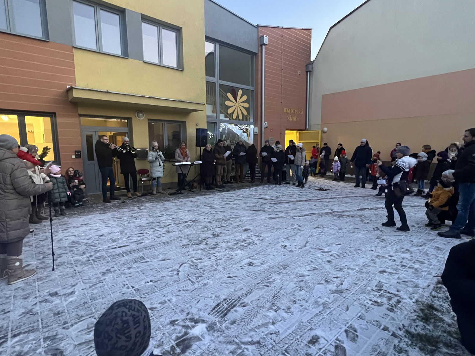 5B737BB6-3970-46D9-A011-99CAFFA31598