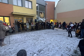 5B737BB6-3970-46D9-A011-99CAFFA31598