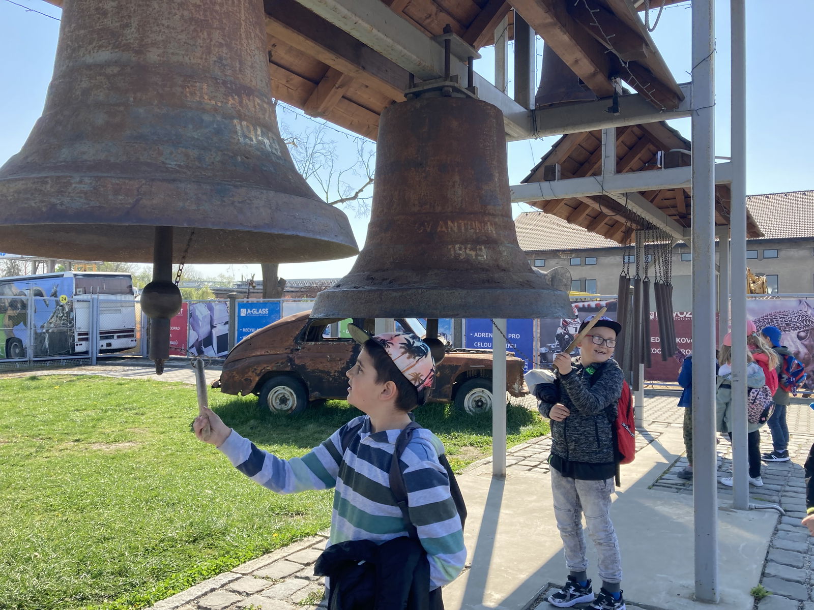 D881CEED-832C-4580-B90A-9A36AA12FC81